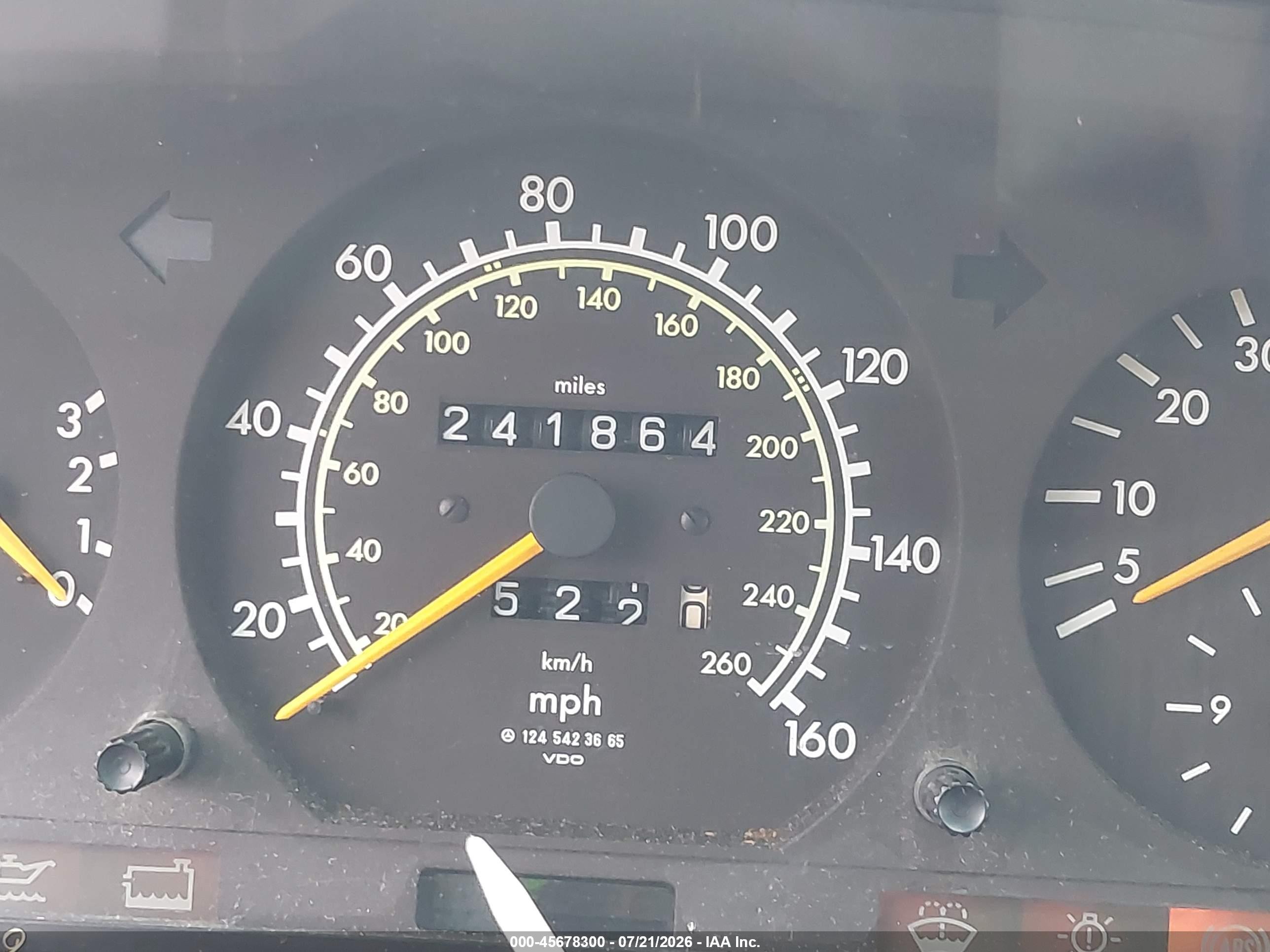 1995 Mercedes-benz E 320 White vin: WDBEA66E8SC272398