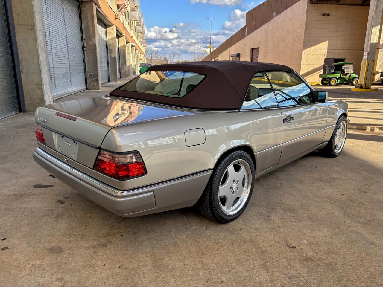 1995 Mercedes-benz E 320 Tan vin: WDBEA66E8SC283479