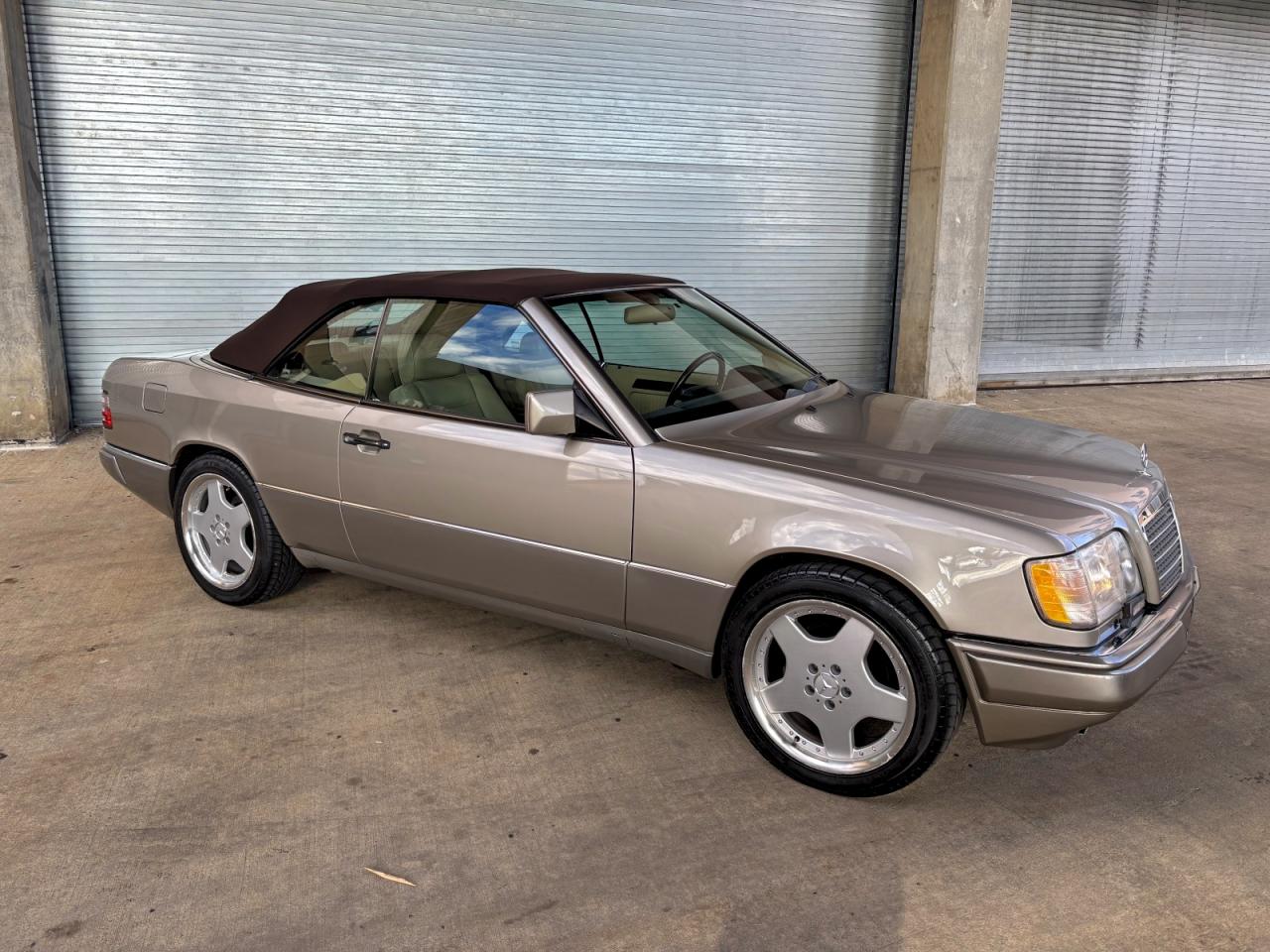 1995 Mercedes-benz E 320 Tan vin: WDBEA66E8SC283479