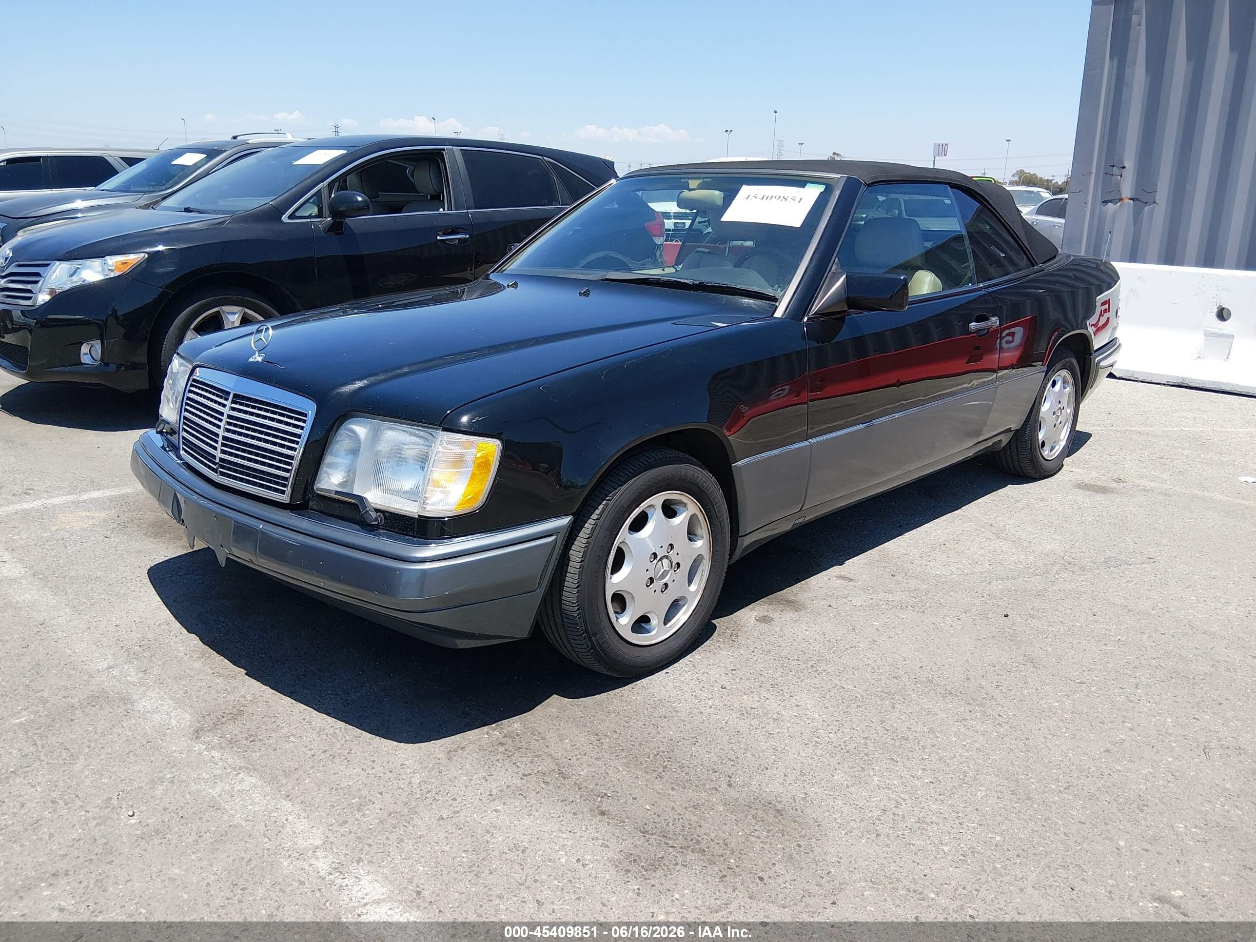1995 Mercedes-benz E 320 Black vin: WDBEA66EXSC255845