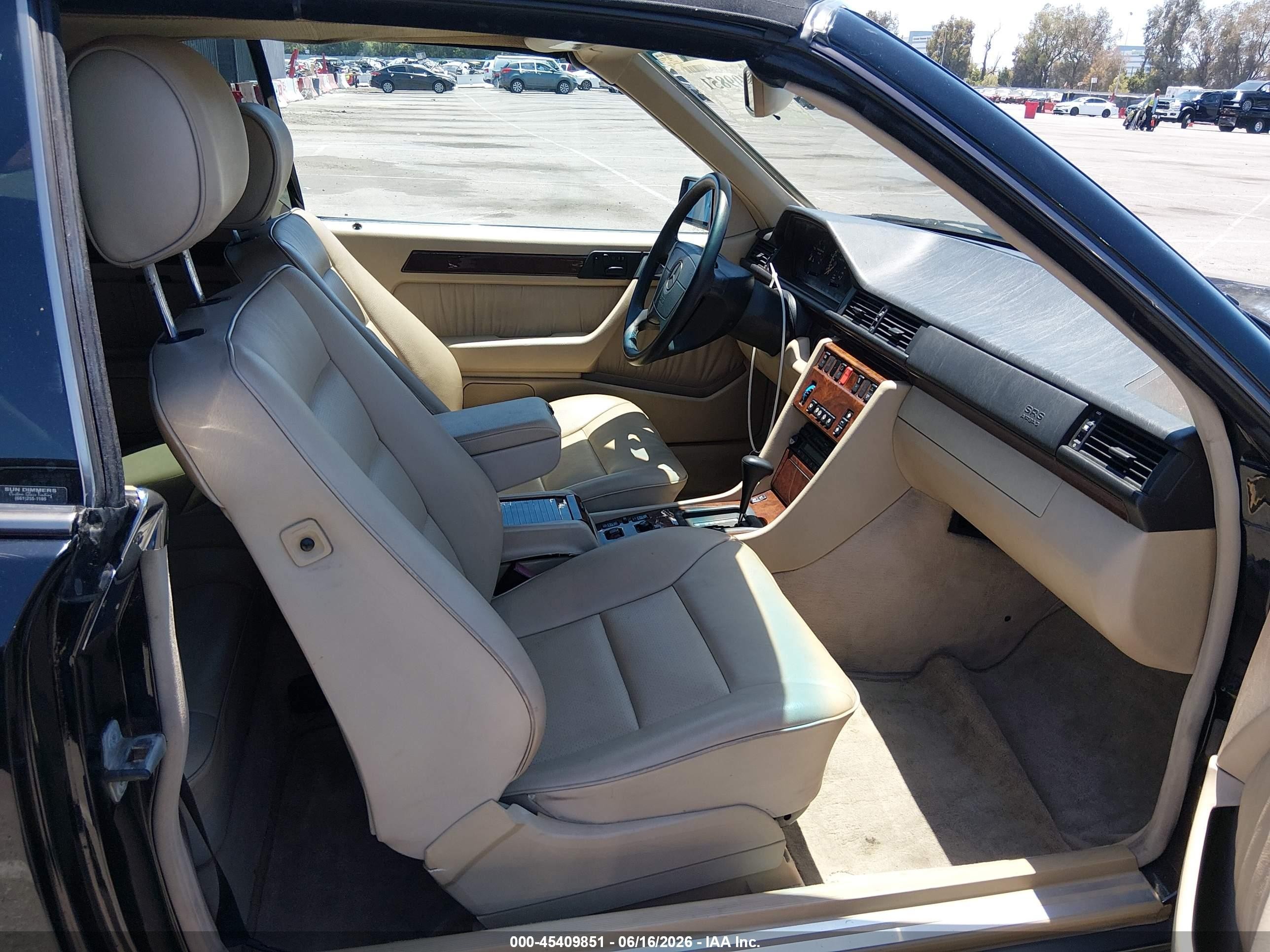 1995 Mercedes-benz E 320 Black vin: WDBEA66EXSC255845