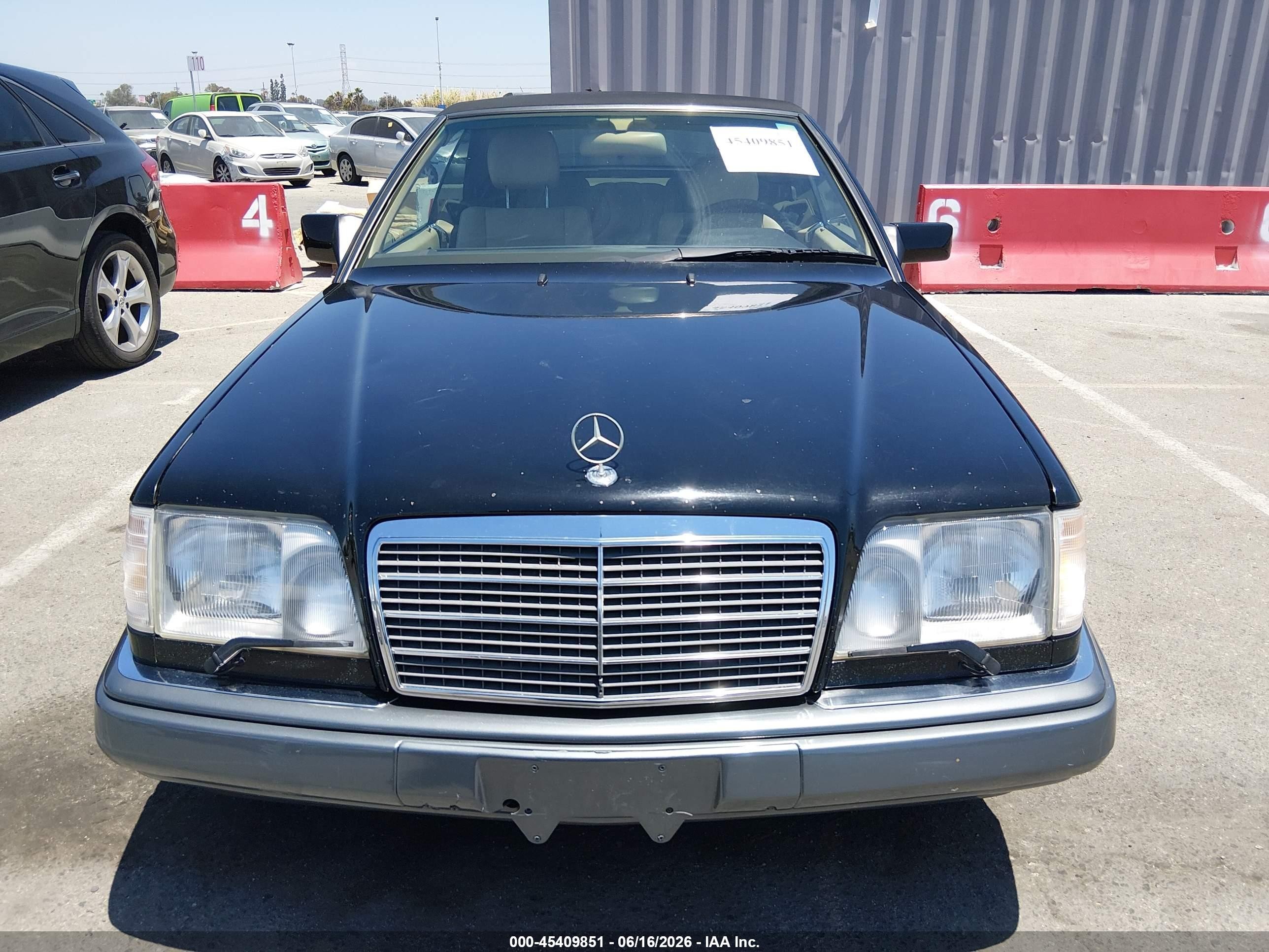 1995 Mercedes-benz E 320 Black vin: WDBEA66EXSC255845