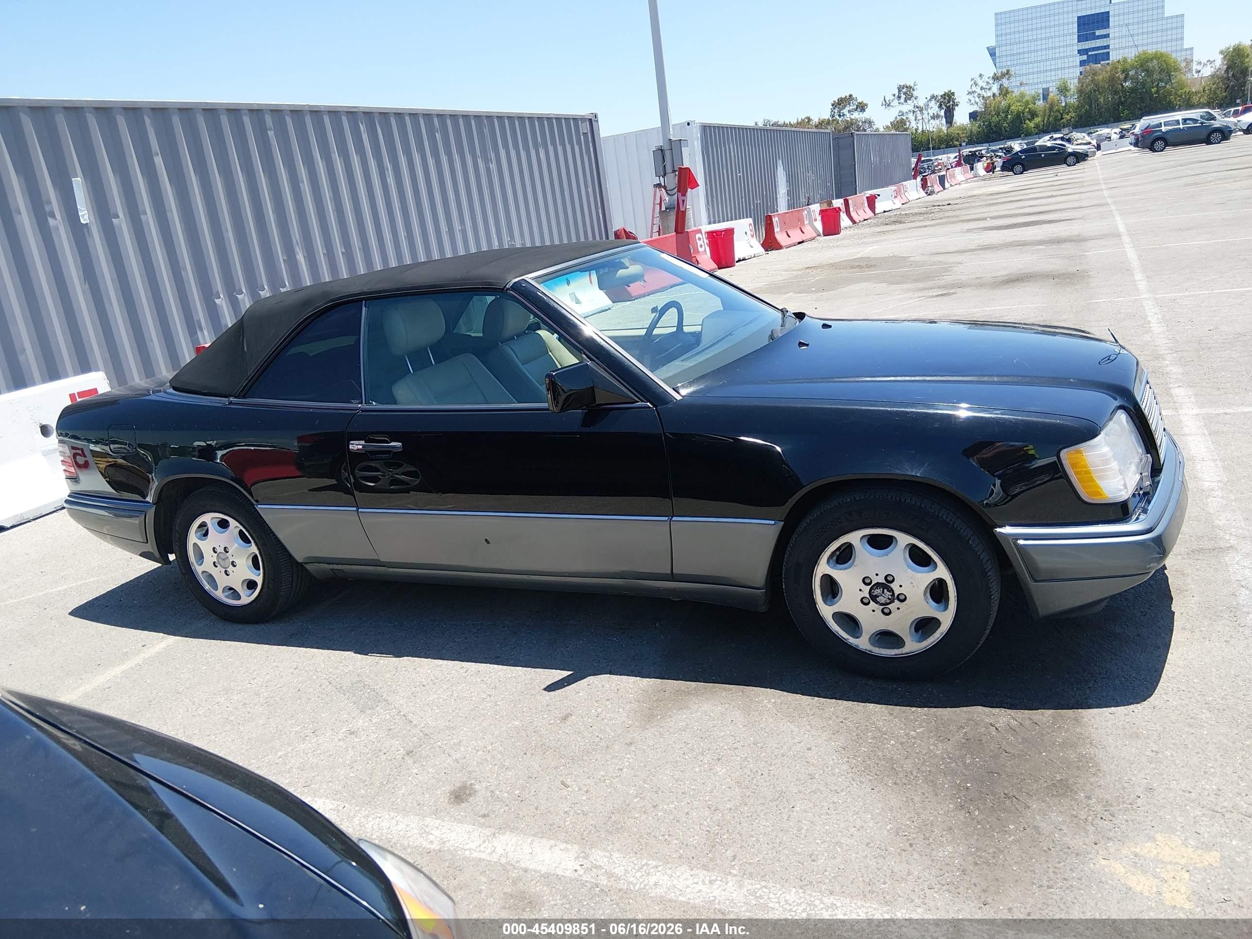 1995 Mercedes-benz E 320 Black vin: WDBEA66EXSC255845