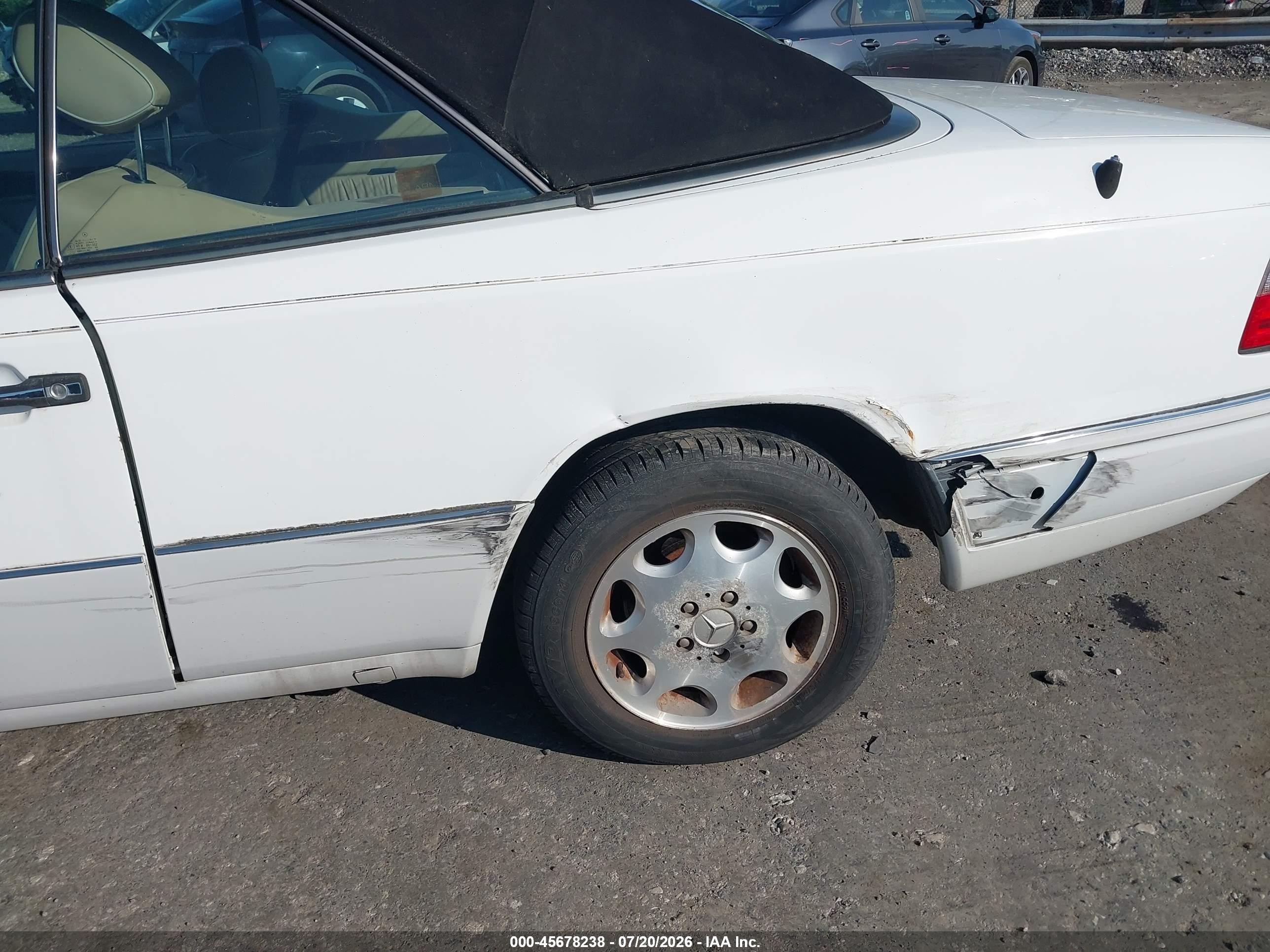 1995 Mercedes-benz E 320 White vin: WDBEA66EXSC268305