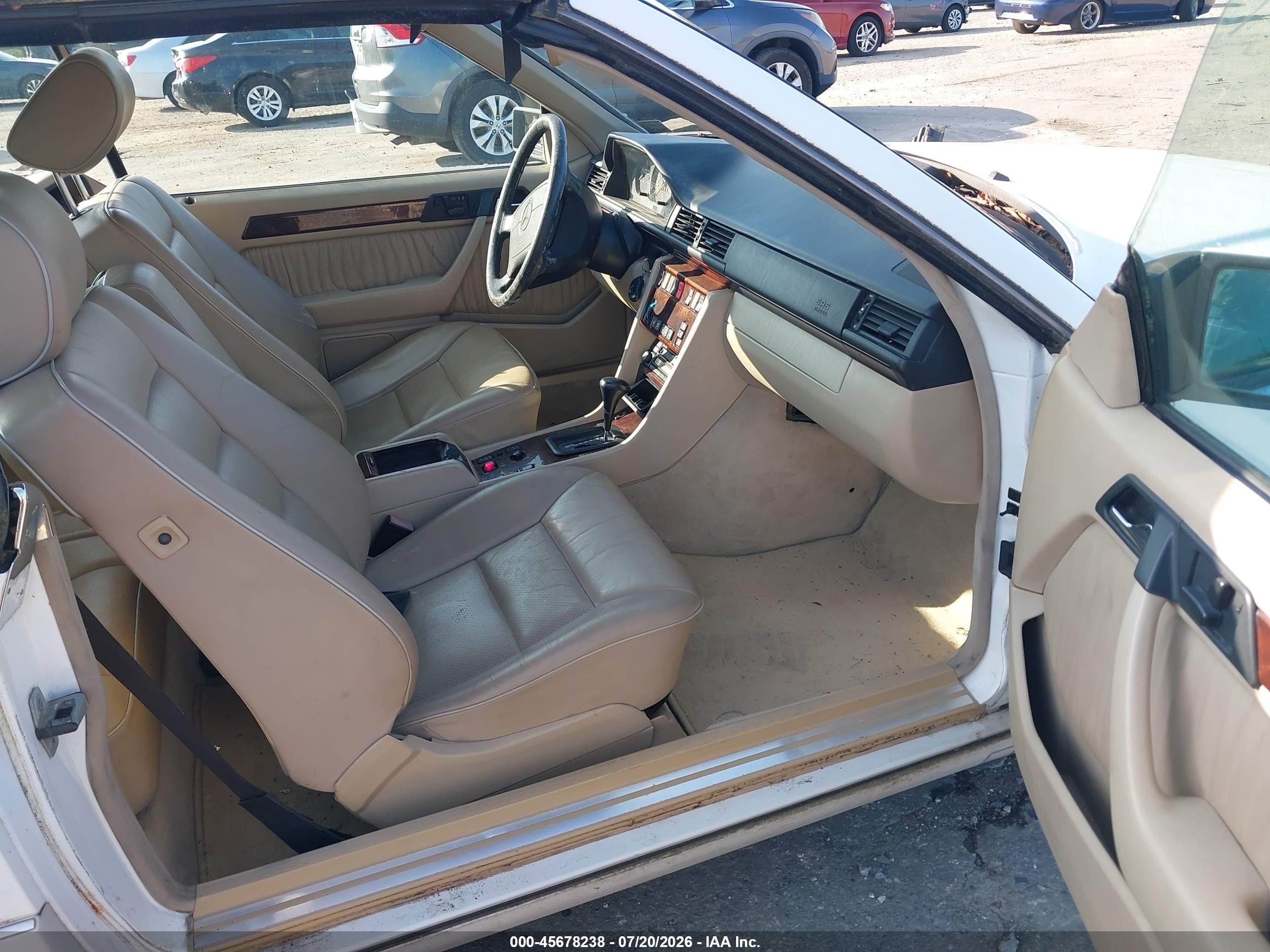 1995 Mercedes-benz E 320 White vin: WDBEA66EXSC268305