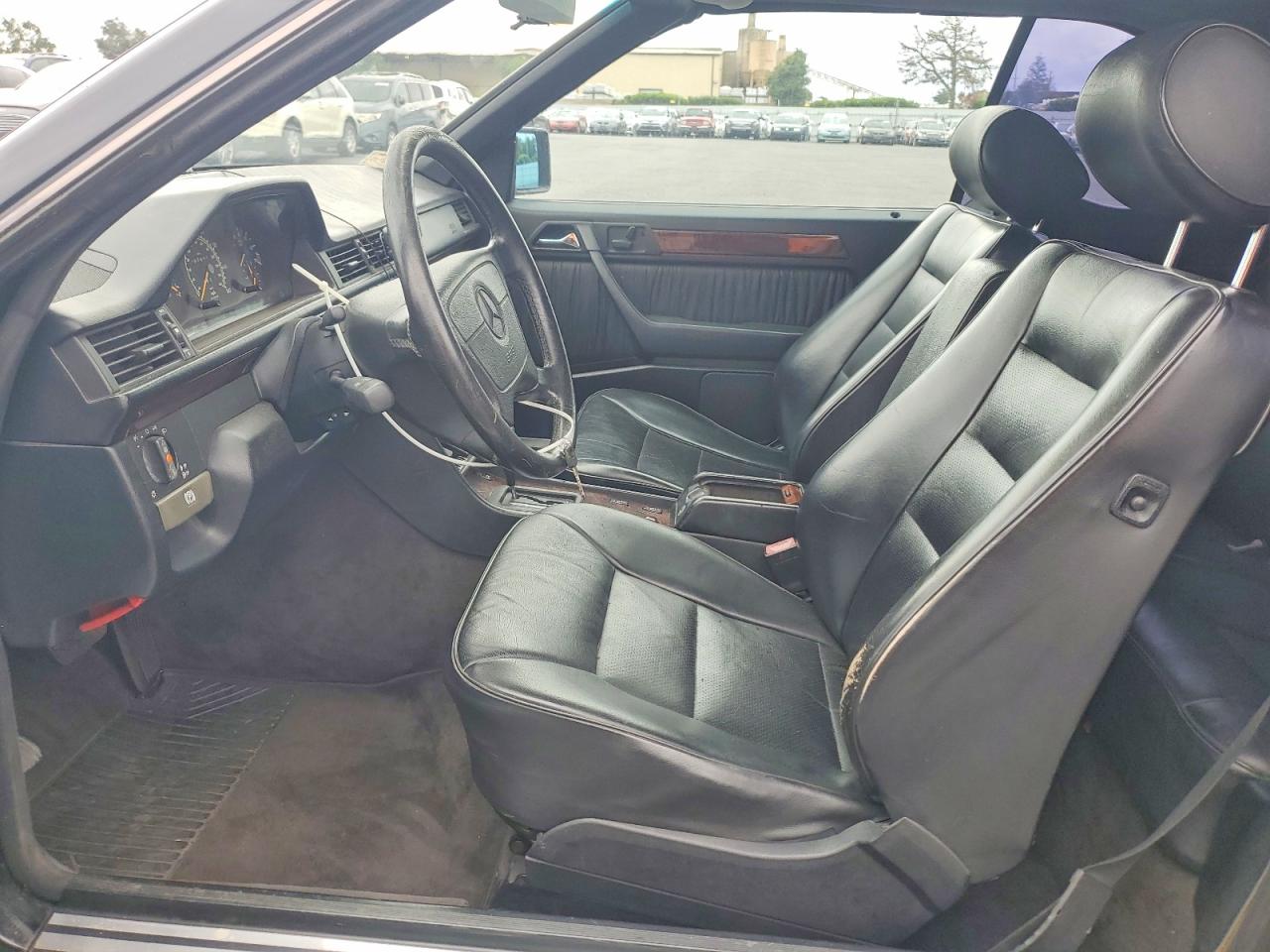 1995 Mercedes-benz E-class 320 Черный vin: WDBEA66EXSC276601