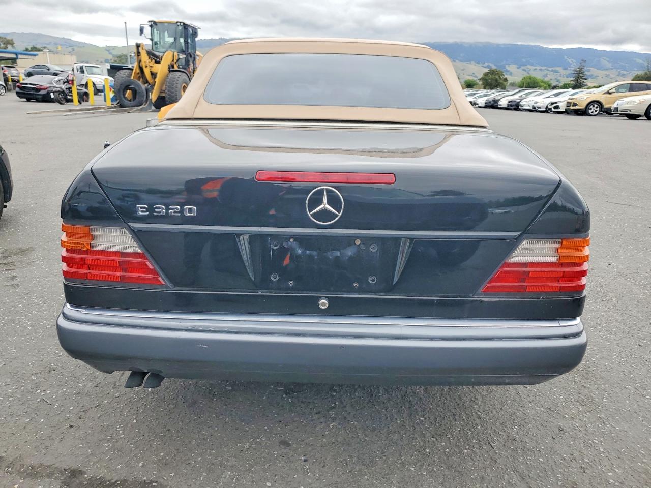 1995 Mercedes-benz E-class 320 Черный vin: WDBEA66EXSC276601