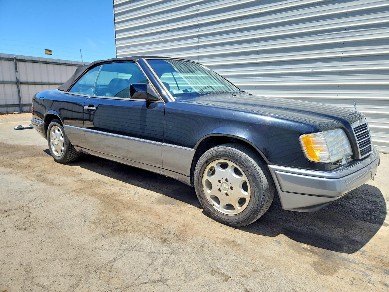 1995 Mercedes-benz E 320 Black vin: WDBEA66EXSC282317