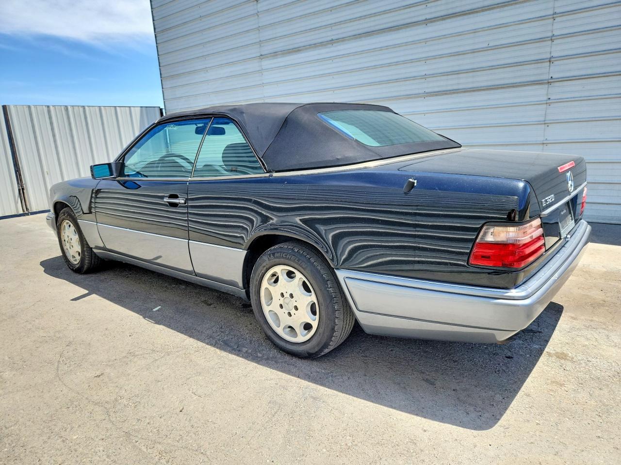 1995 Mercedes-benz E 320 Black vin: WDBEA66EXSC282317