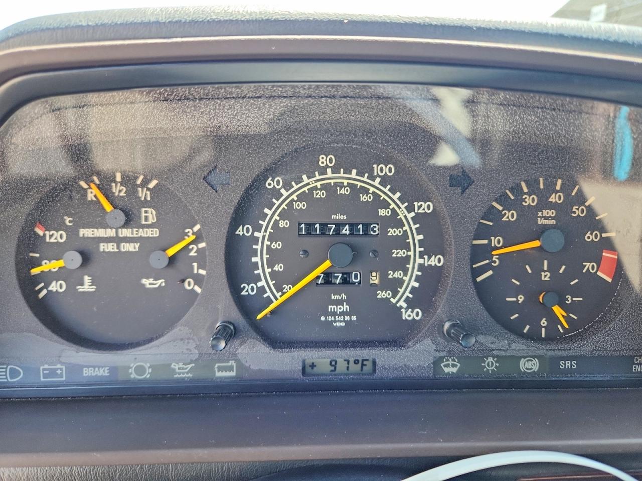 1995 Mercedes-benz E 320 Black vin: WDBEA66EXSC282317