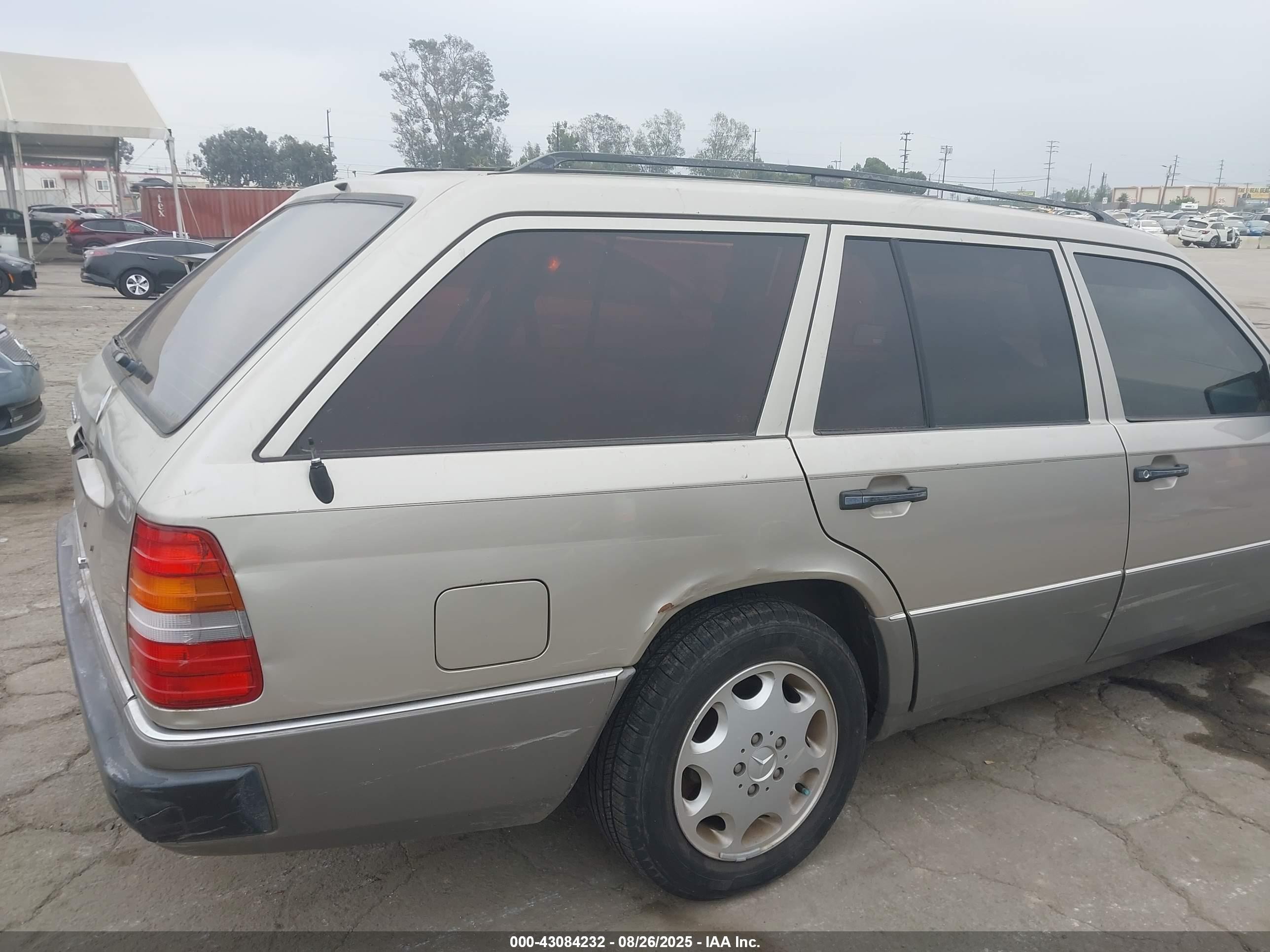 1993 Mercedes-benz 300 Te Silver vin: WDBEA92E2PF240060