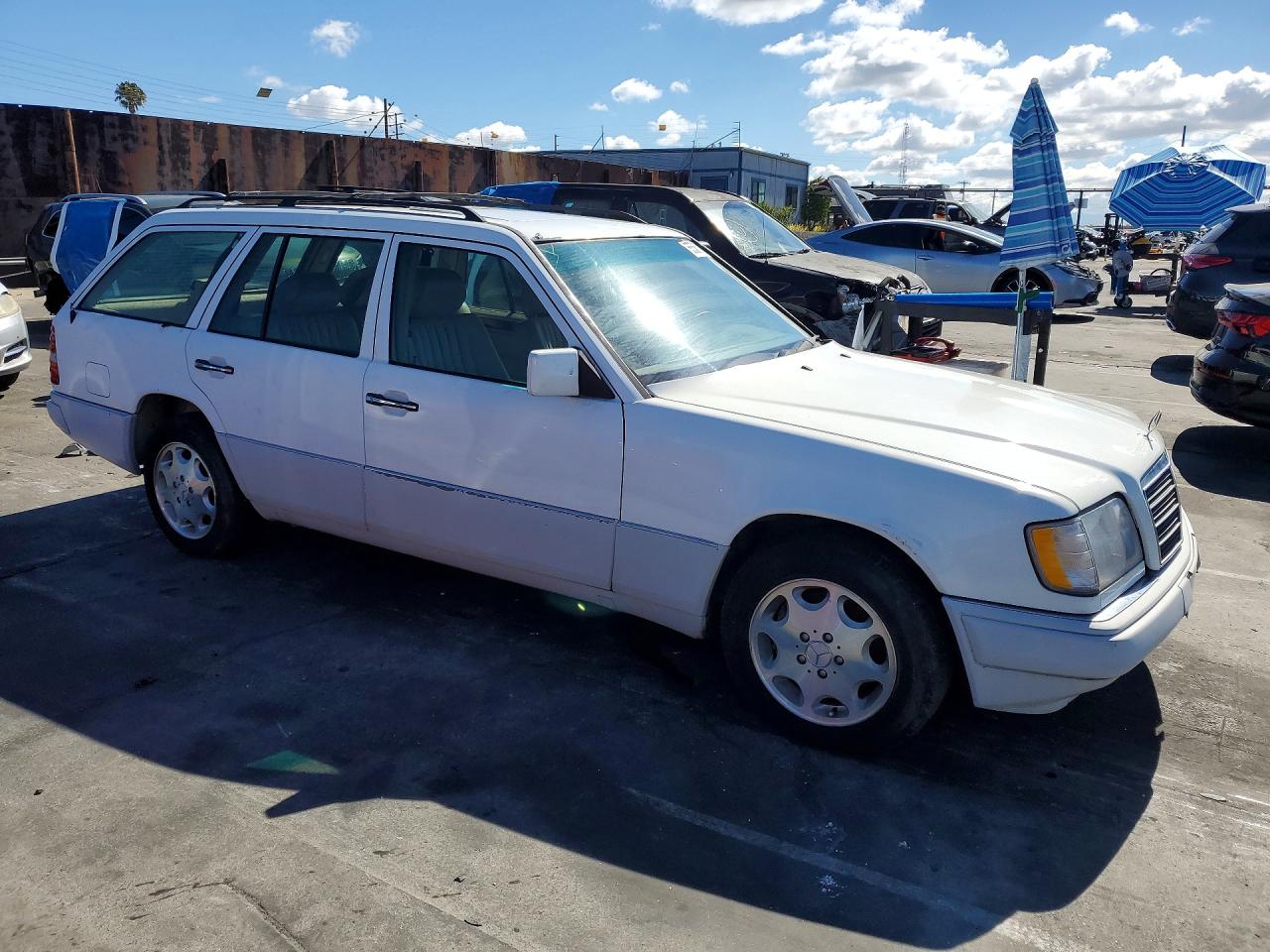 1995 Mercedes-benz E 320 Белый vin: WDBEA92E3SF304552