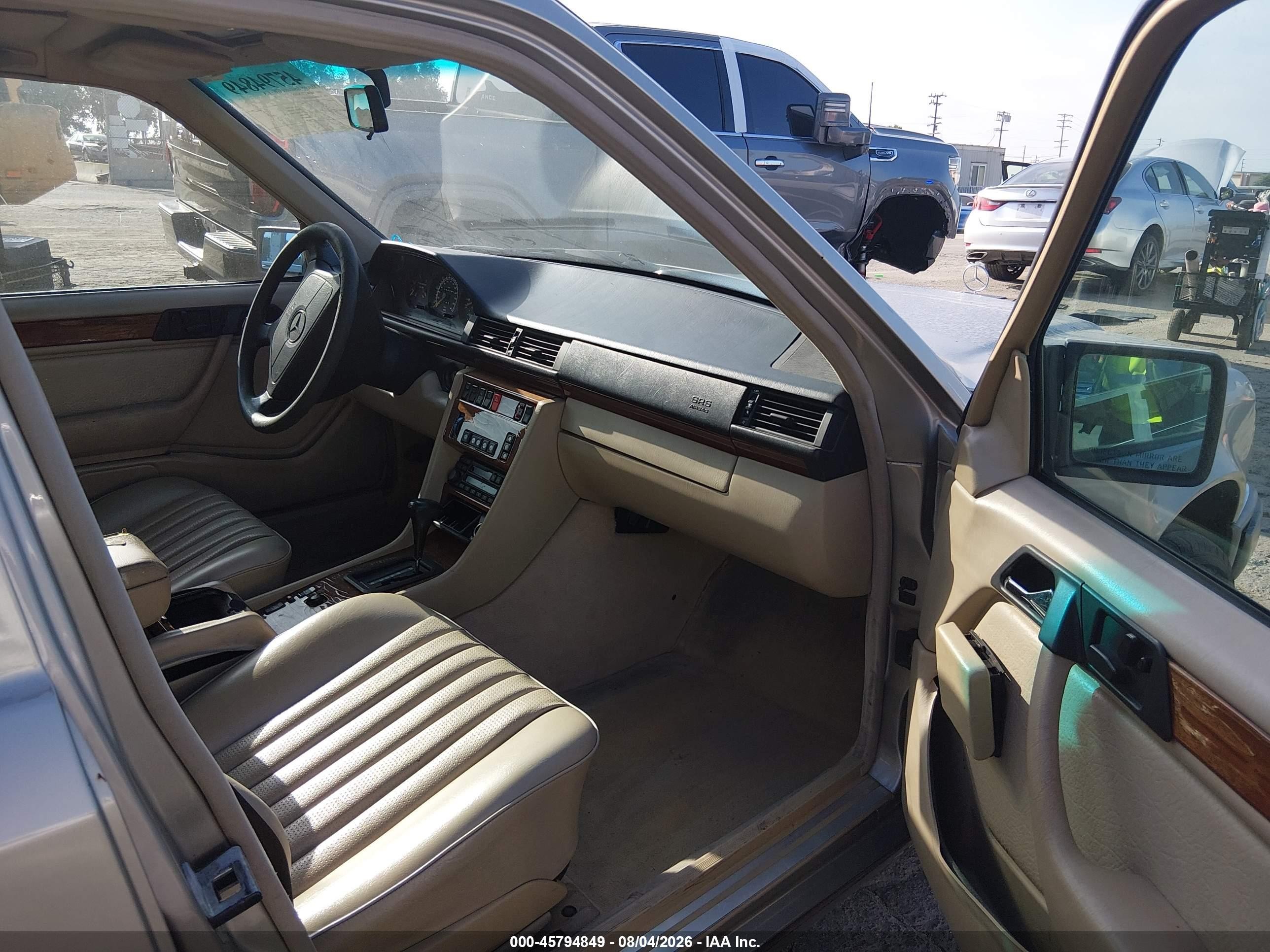 1995 Mercedes-benz E 320 Gold vin: WDBEA92E6SF313875