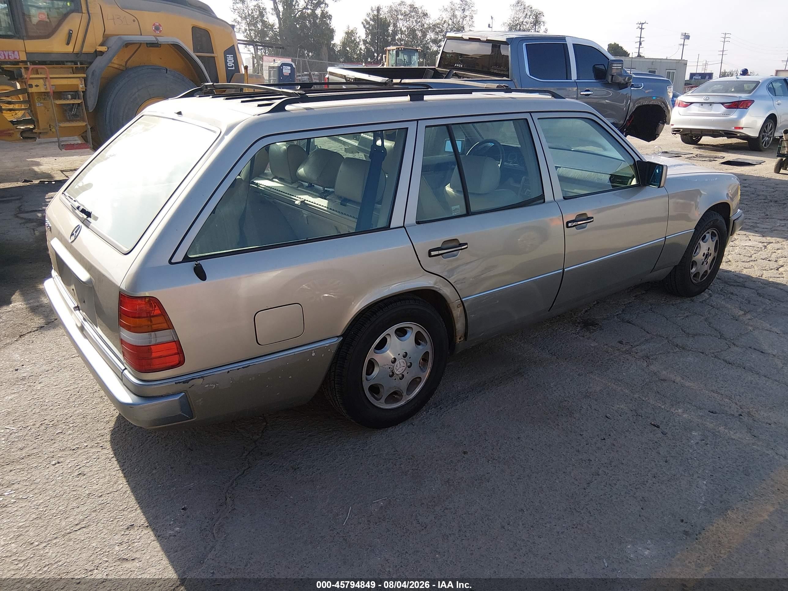 1995 Mercedes-benz E 320 Gold vin: WDBEA92E6SF313875