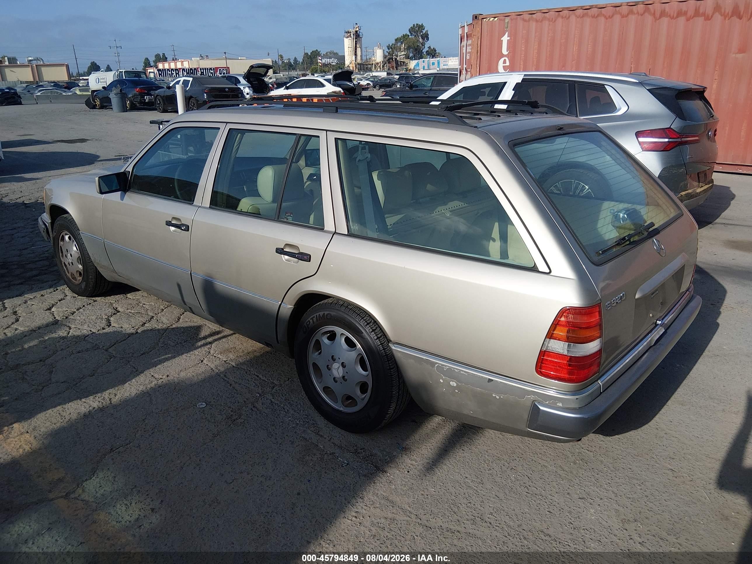1995 Mercedes-benz E 320 Gold vin: WDBEA92E6SF313875
