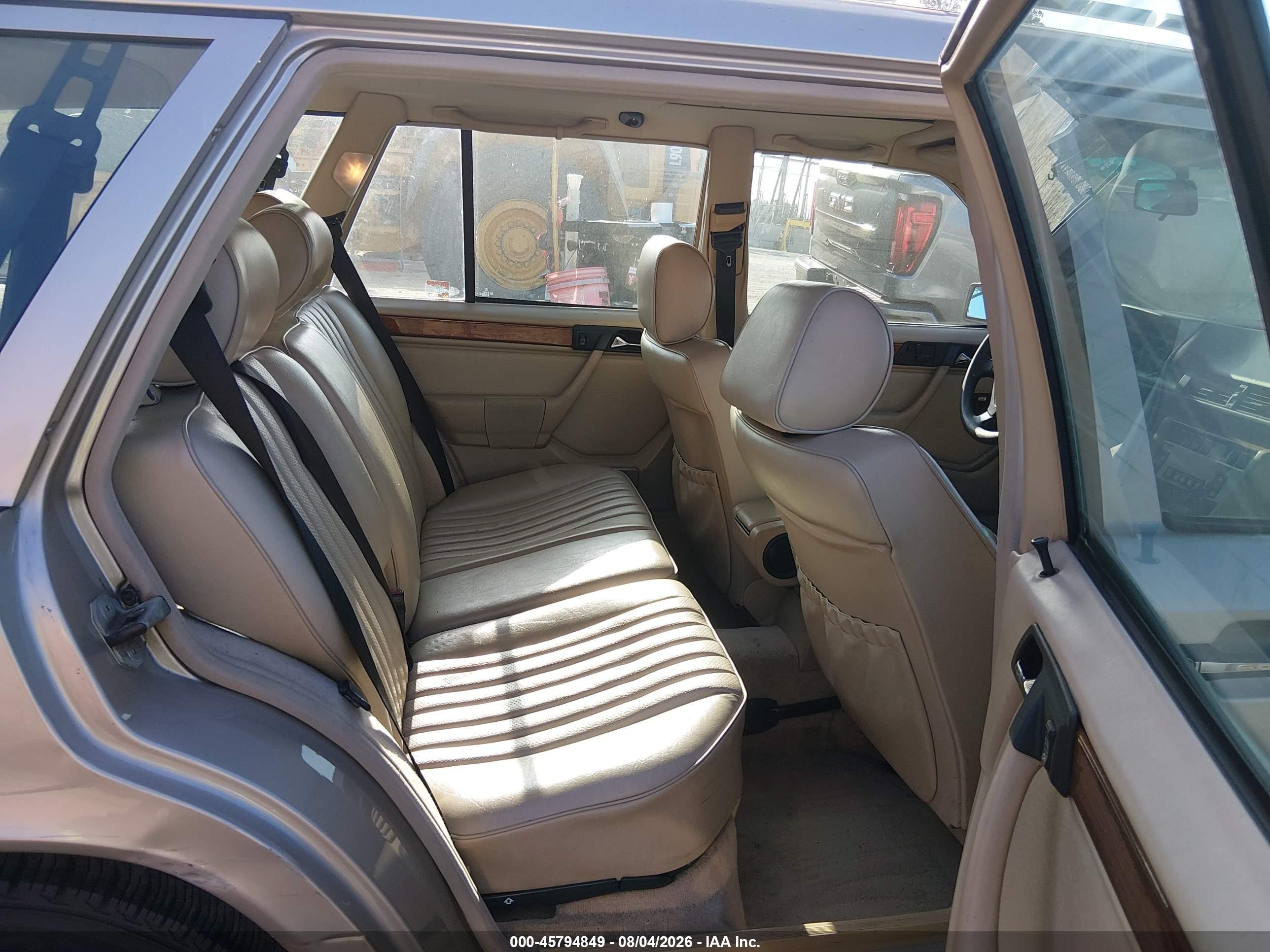 1995 Mercedes-benz E 320 Gold vin: WDBEA92E6SF313875