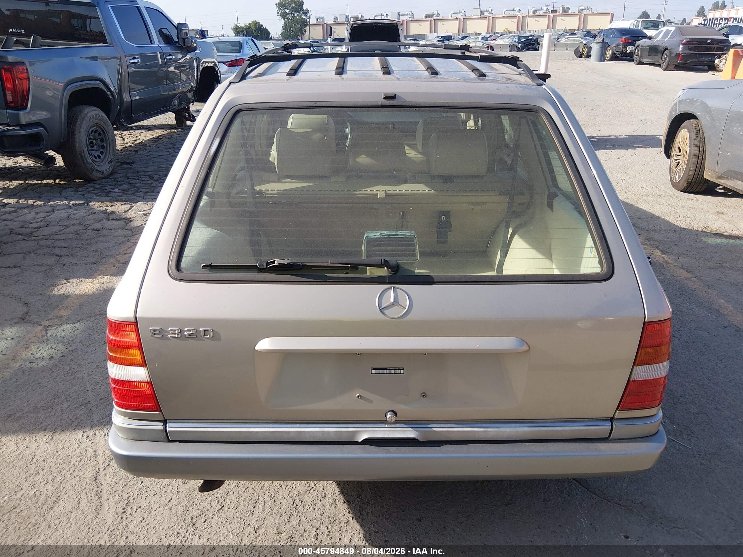 1995 Mercedes-benz E 320 Gold vin: WDBEA92E6SF313875
