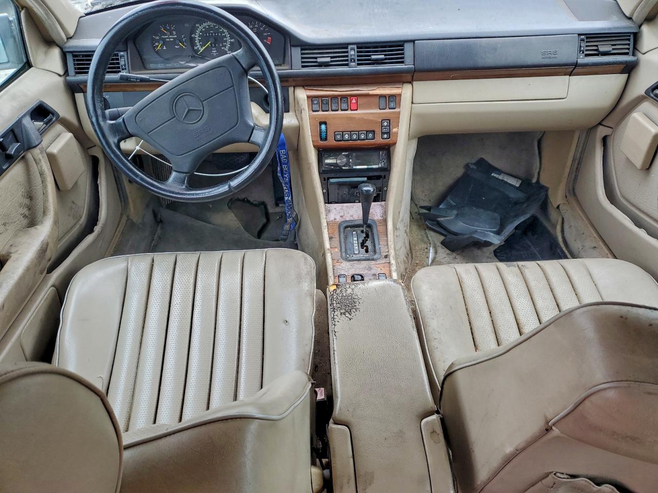1994 Mercedes-benz E 320 Золотой vin: WDBEA92E8RF282557