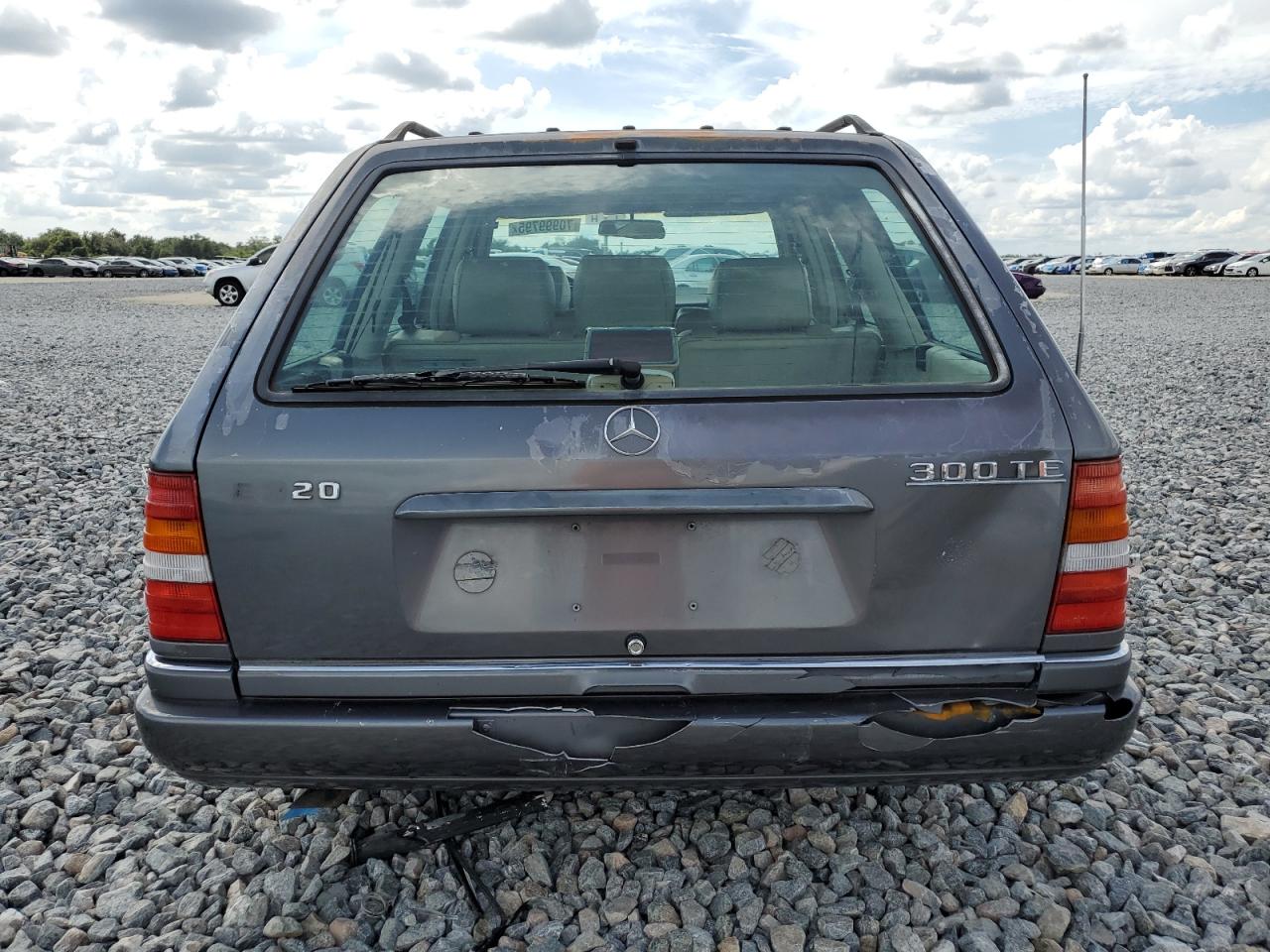 1995 Mercedes-benz E 320 Синий vin: WDBEA92E9SF334574