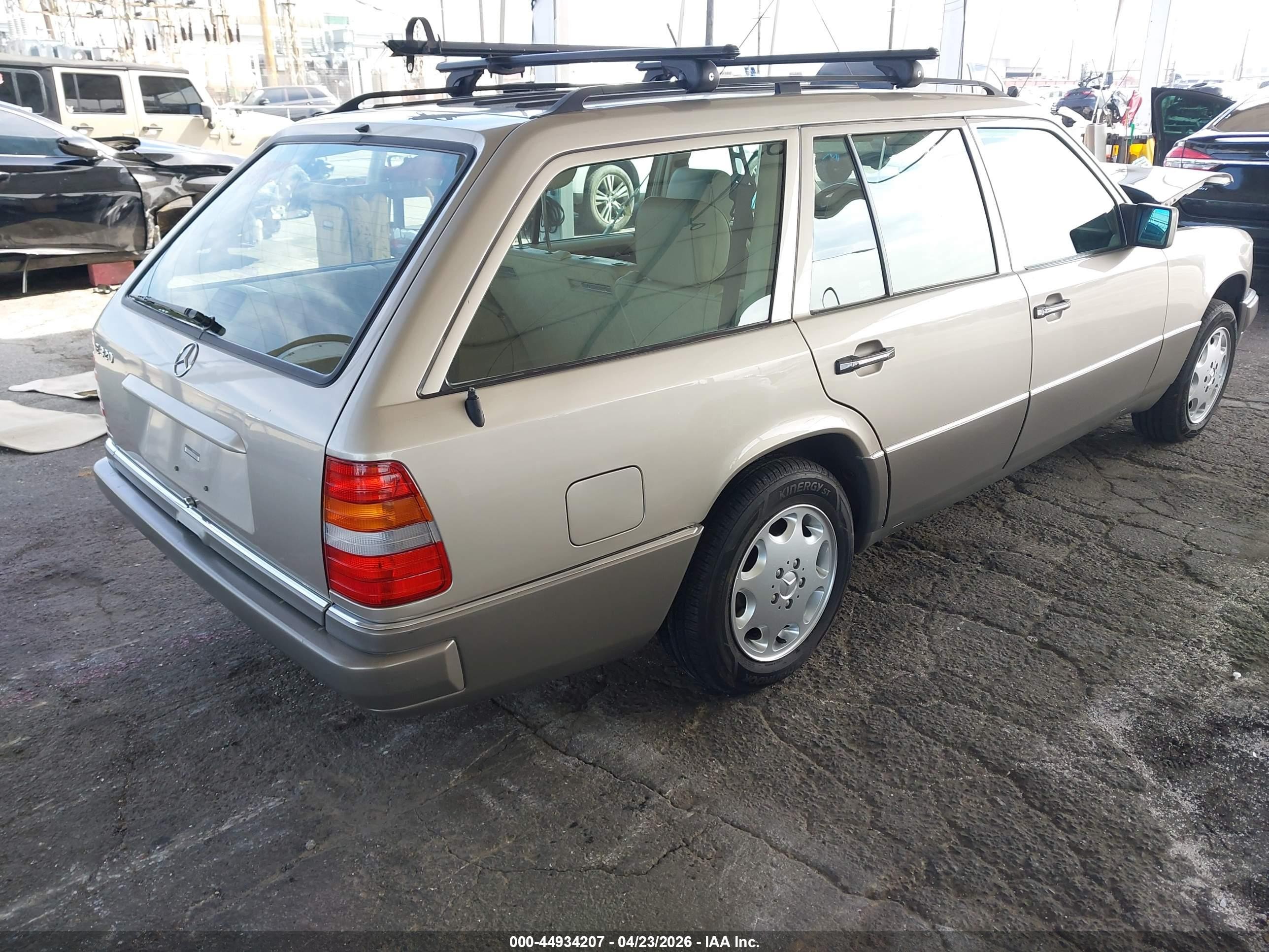 1995 Mercedes-benz E 320 Tan vin: WDBEA92EXSF309196
