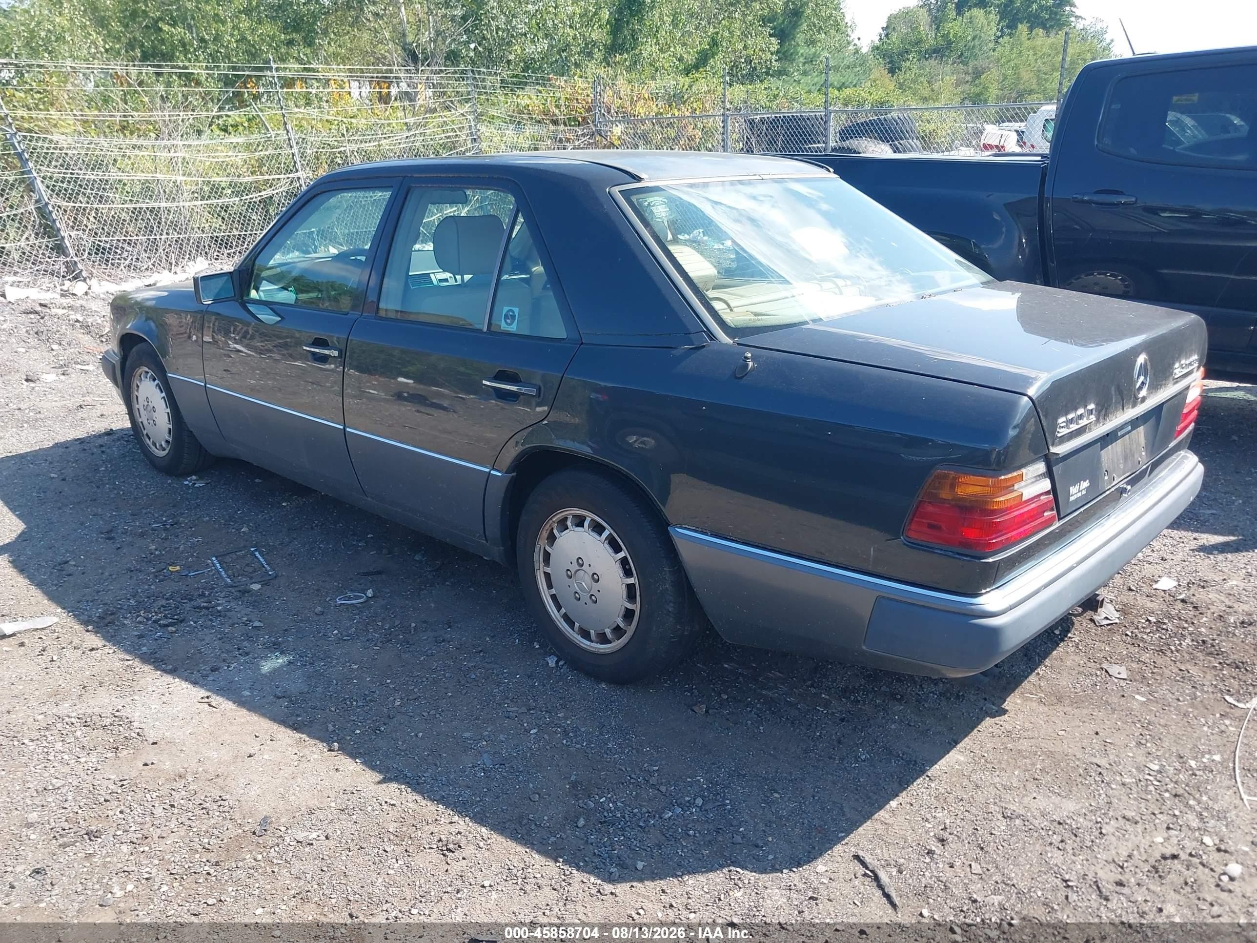 1992 Mercedes-benz 300 D Gray vin: WDBEB28D4NB621352