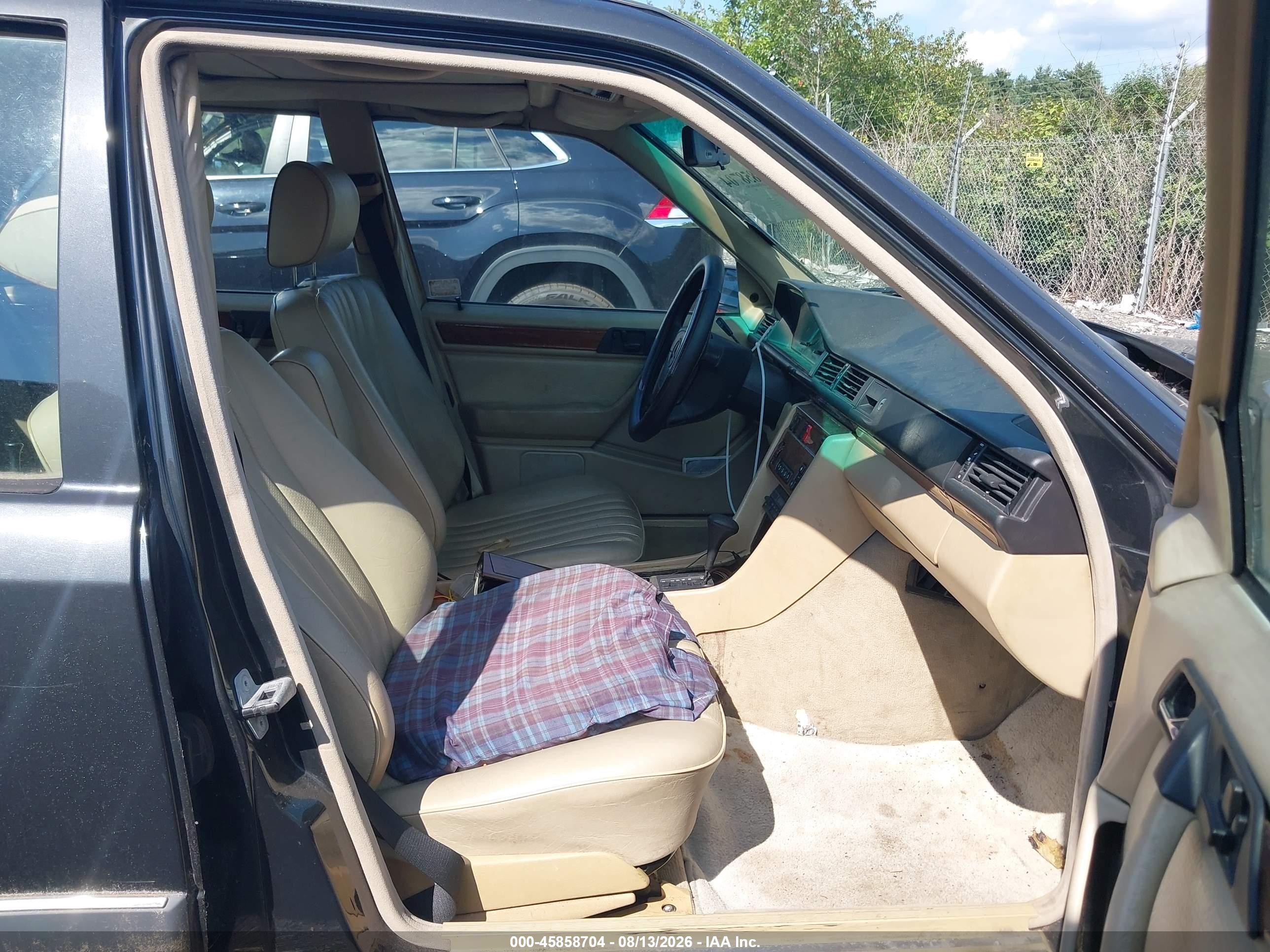 1992 Mercedes-benz 300 D Gray vin: WDBEB28D4NB621352