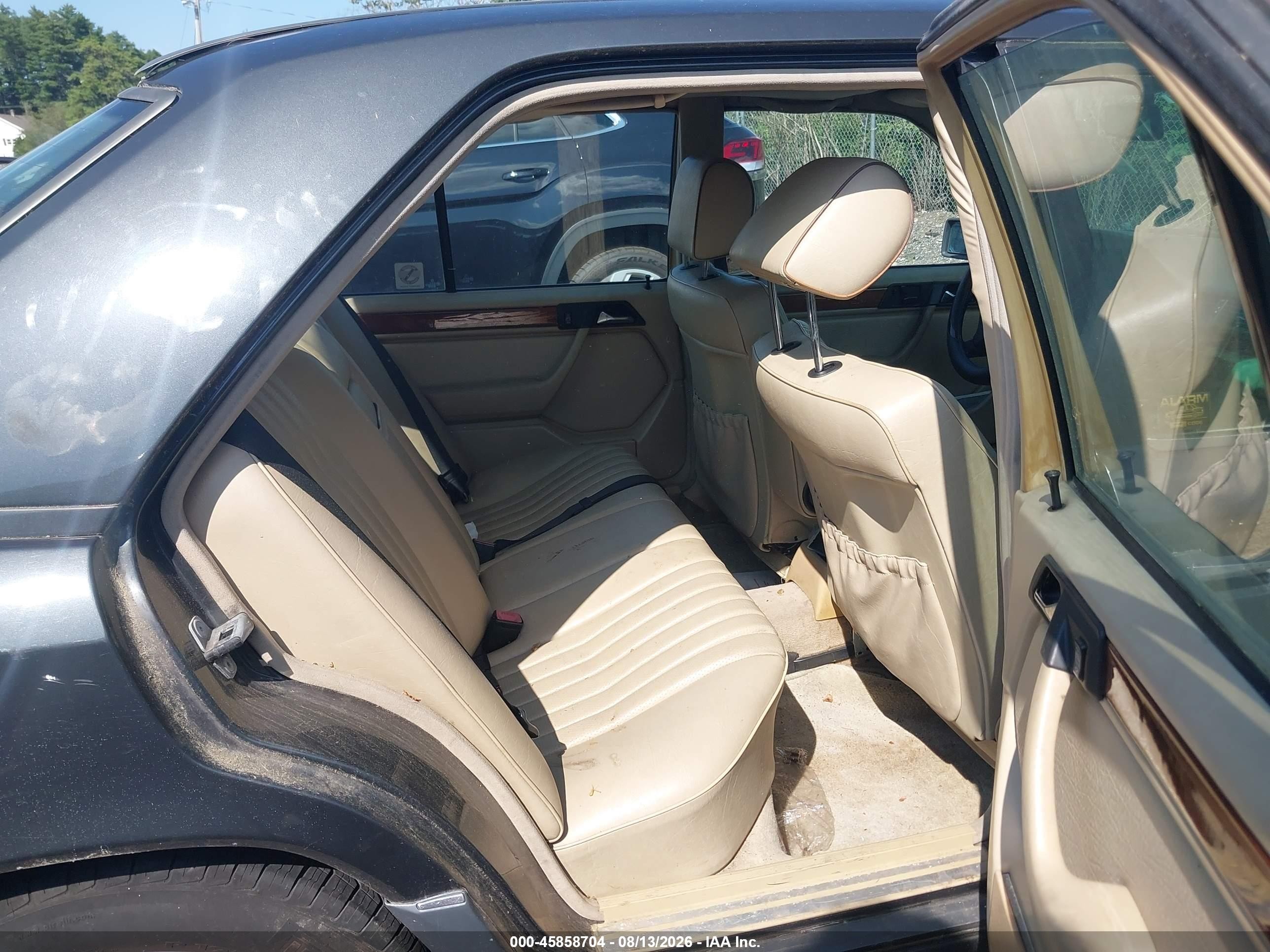 1992 Mercedes-benz 300 D Gray vin: WDBEB28D4NB621352