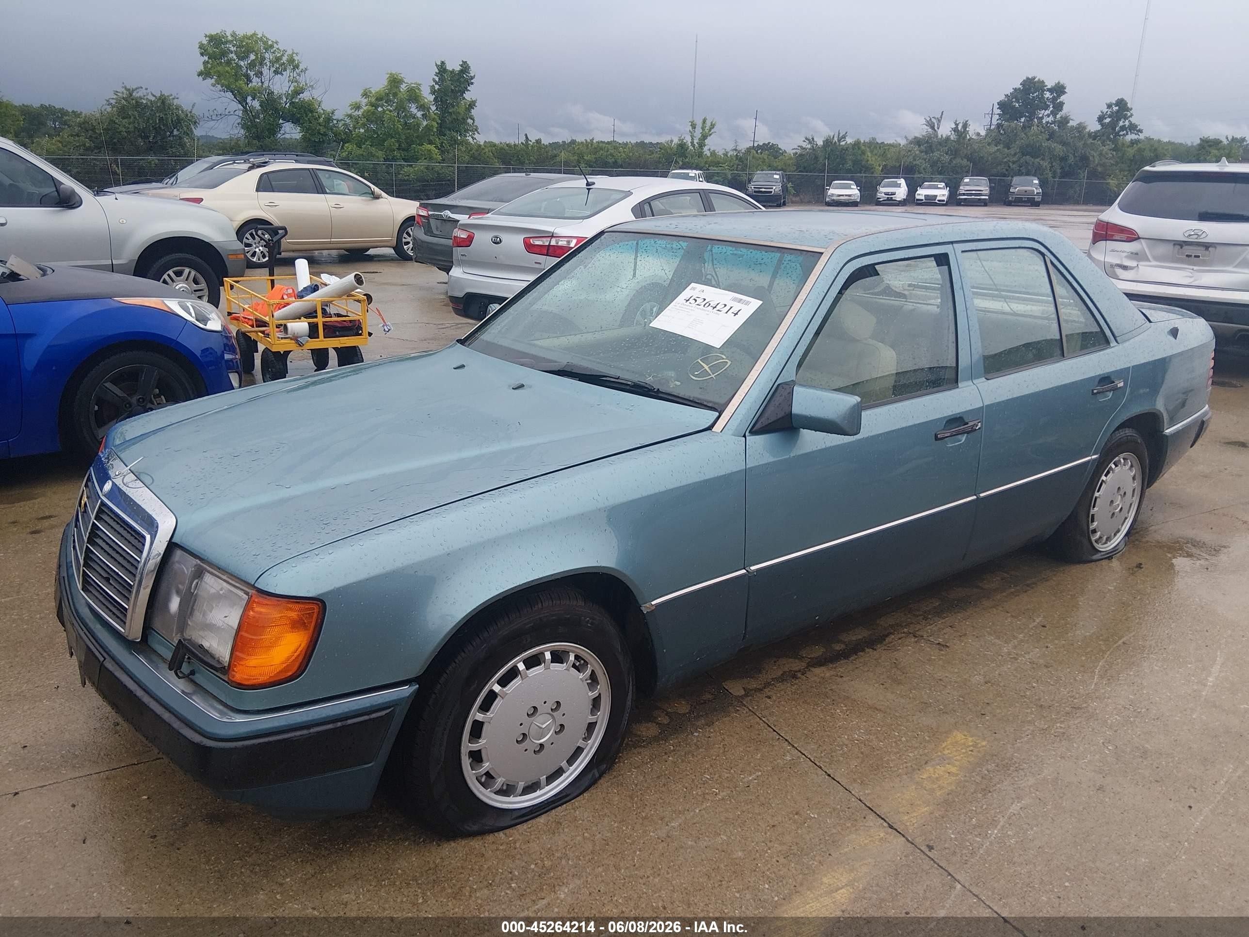 1991 Mercedes-benz 300 D Light Blue vin: WDBEB28D8MB378269