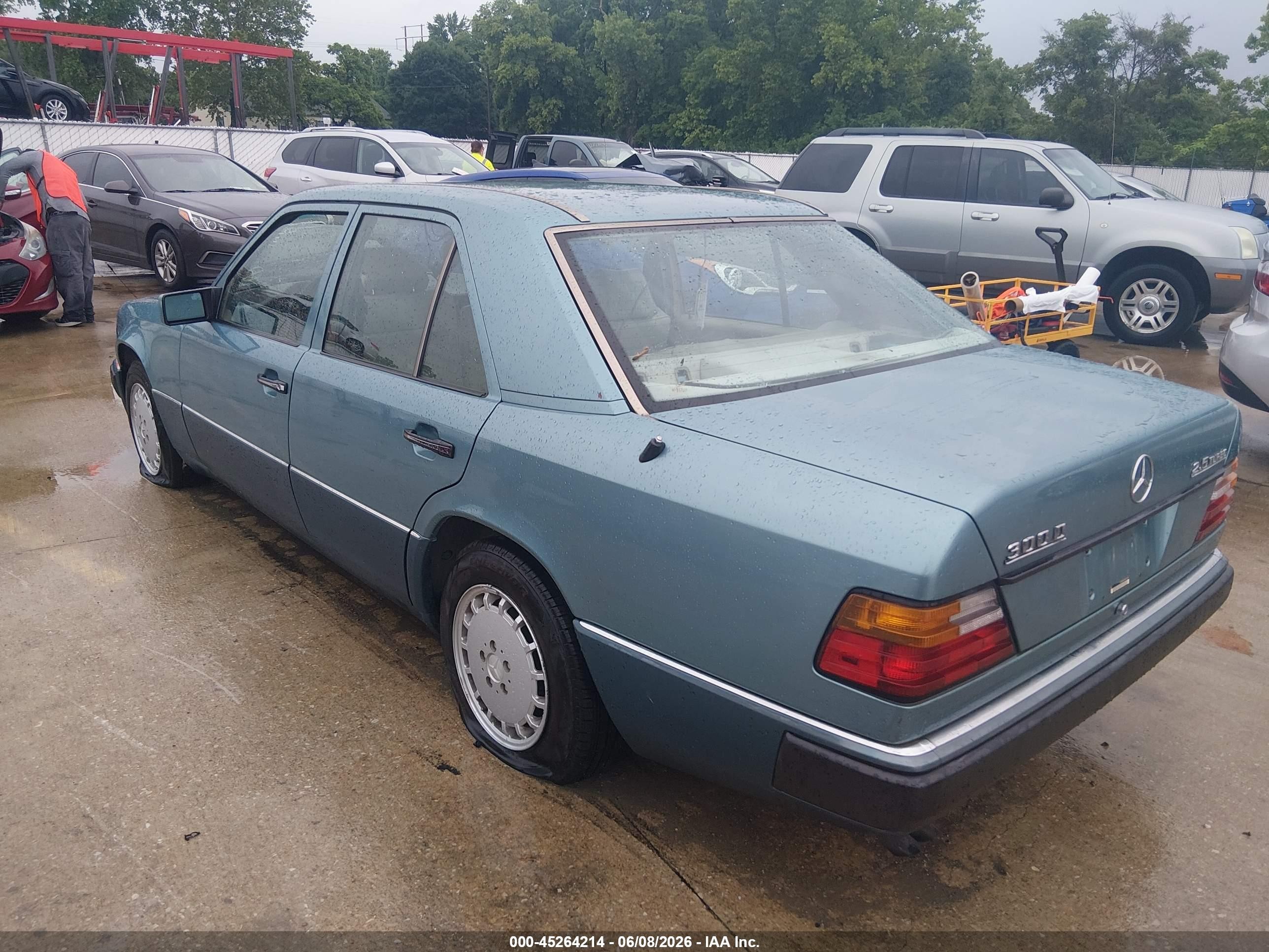 1991 Mercedes-benz 300 D Light Blue vin: WDBEB28D8MB378269
