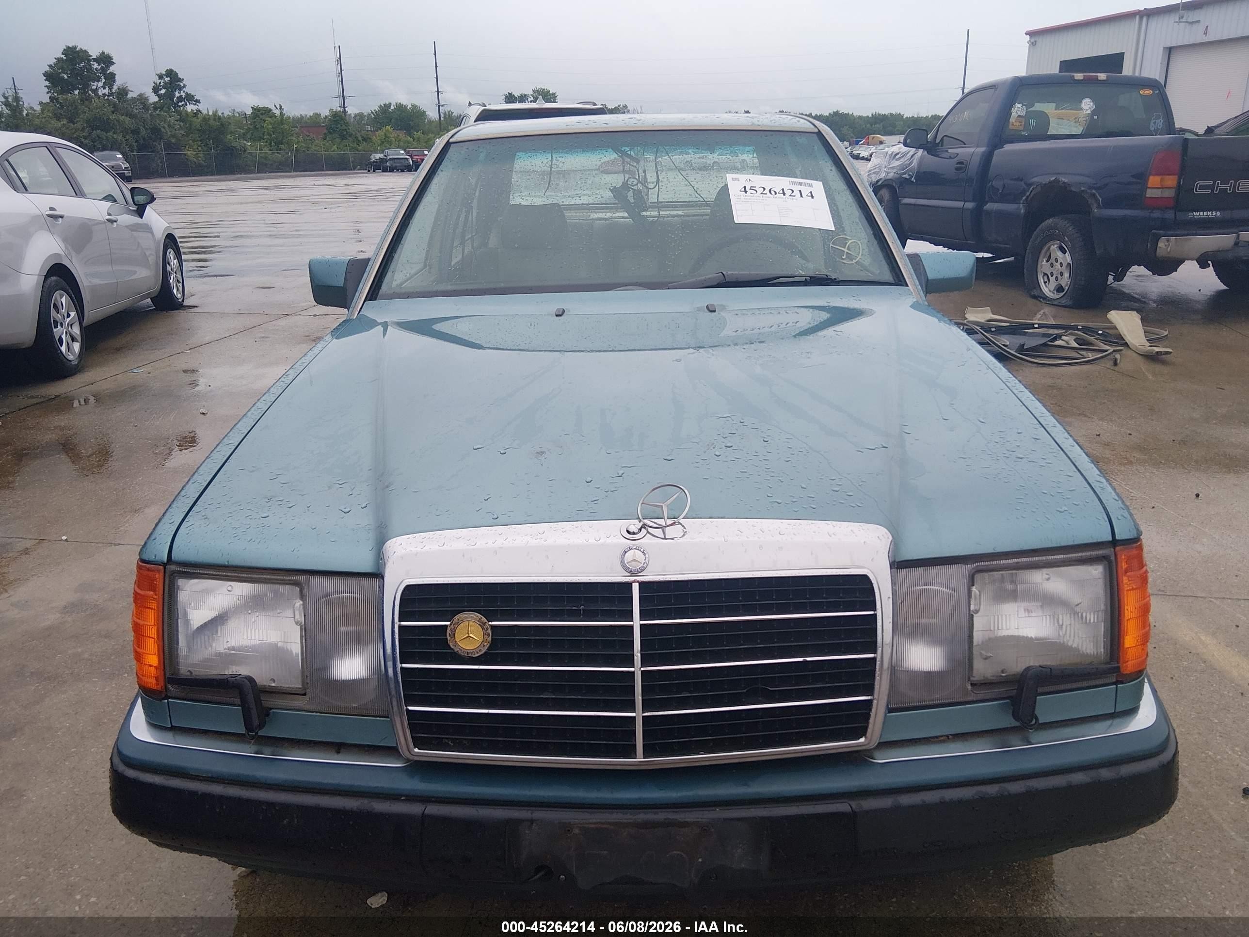 1991 Mercedes-benz 300 D Light Blue vin: WDBEB28D8MB378269