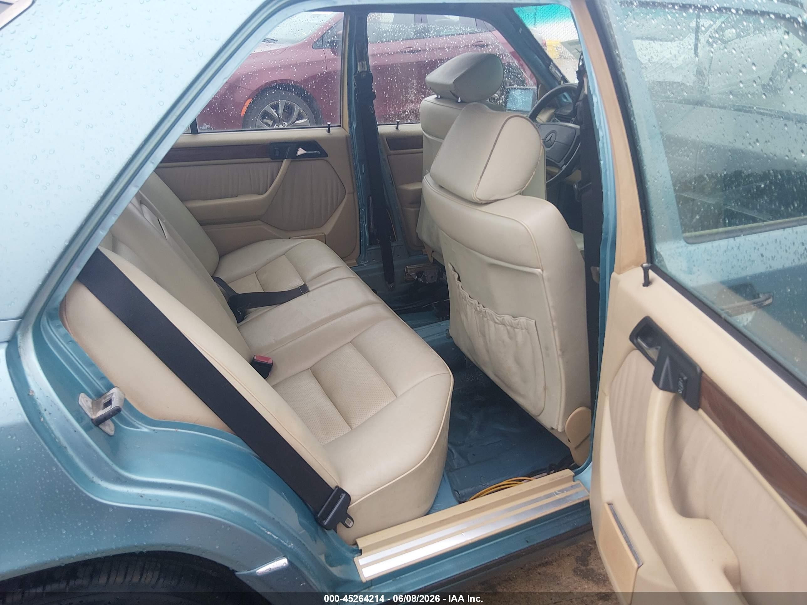 1991 Mercedes-benz 300 D Light Blue vin: WDBEB28D8MB378269