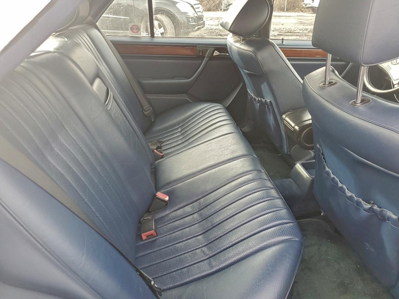 1991 Mercedes-benz 300 D White vin: WDBEB28D9MB444716