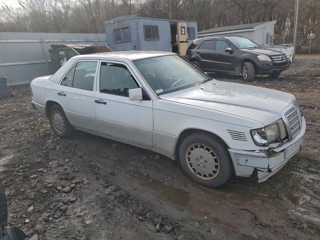1991 Mercedes-benz 300 D White vin: WDBEB28D9MB444716
