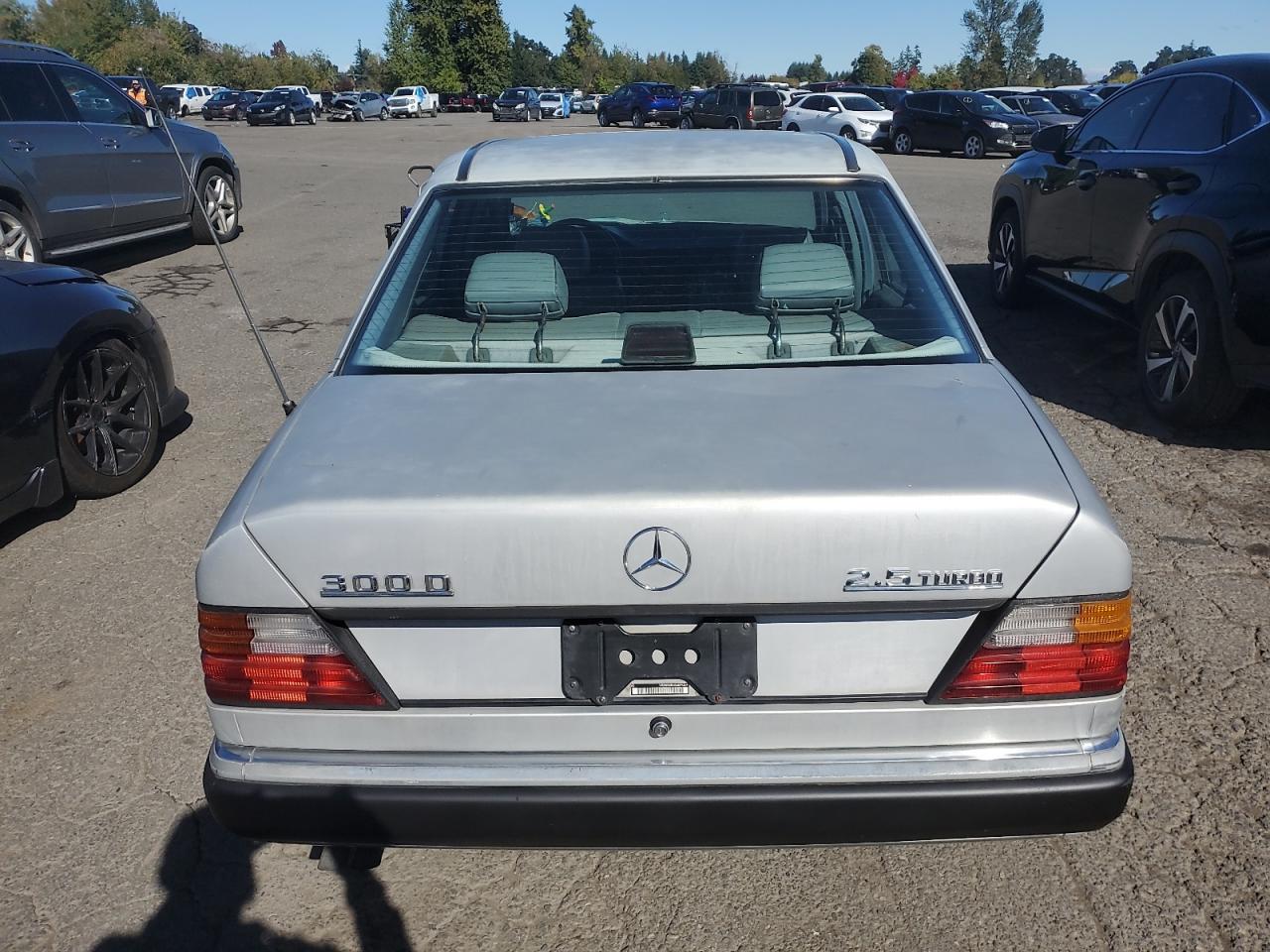 1990 Mercedes-benz 300 D Gray vin: WDBEB28DXLB279354