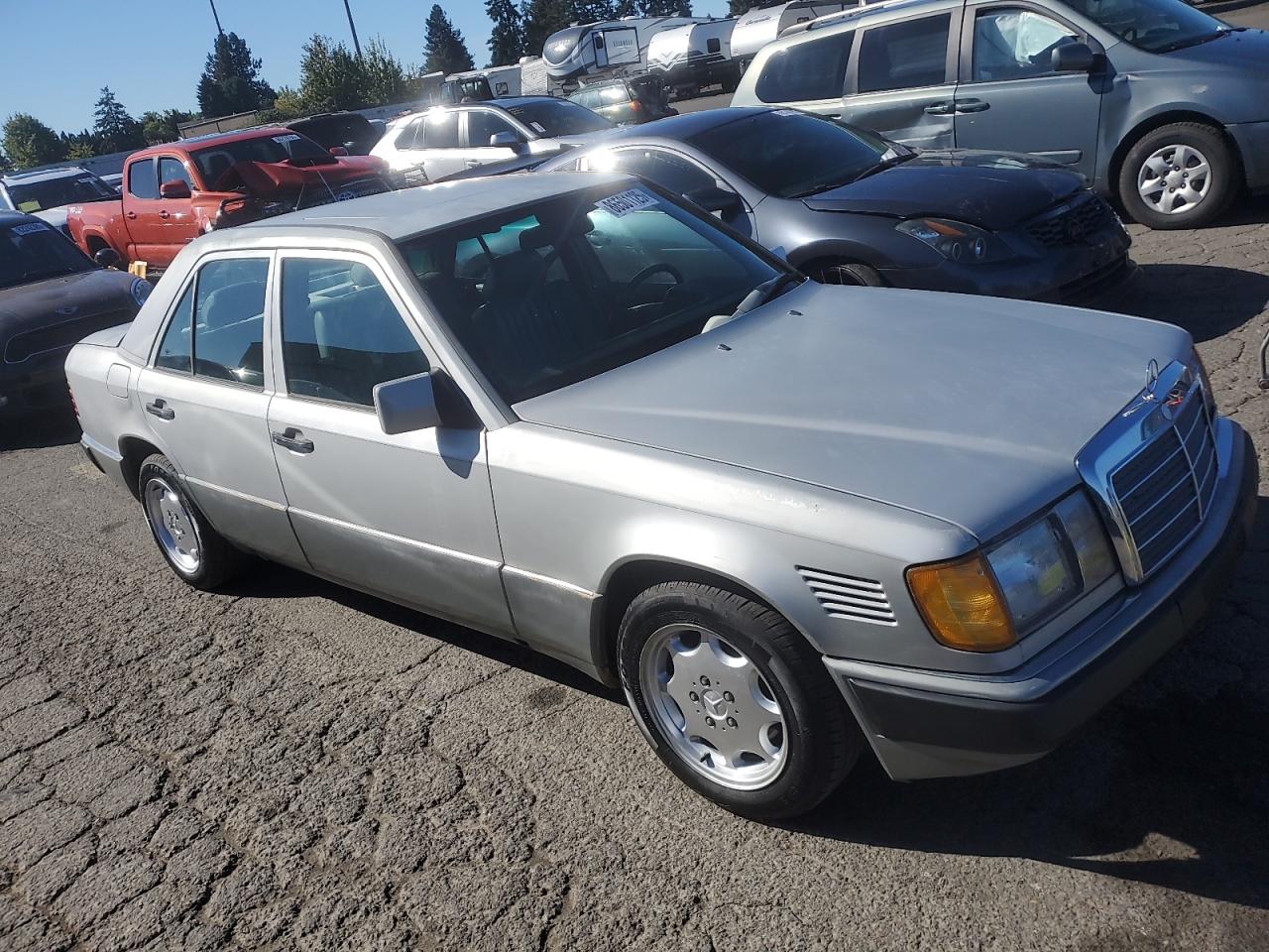 1990 Mercedes-benz 300 D Gray vin: WDBEB28DXLB279354