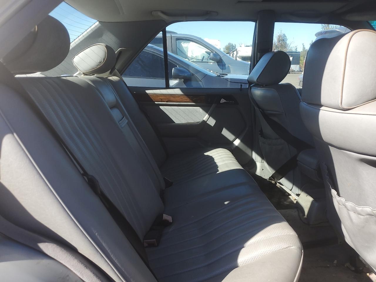 1990 Mercedes-benz 300 D Gray vin: WDBEB28DXLB279354