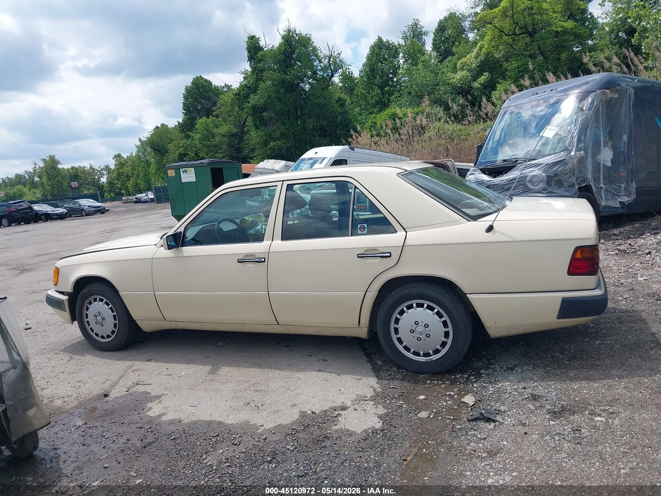 1992 Mercedes-benz 300 D Beige vin: WDBEB28E3NB559600