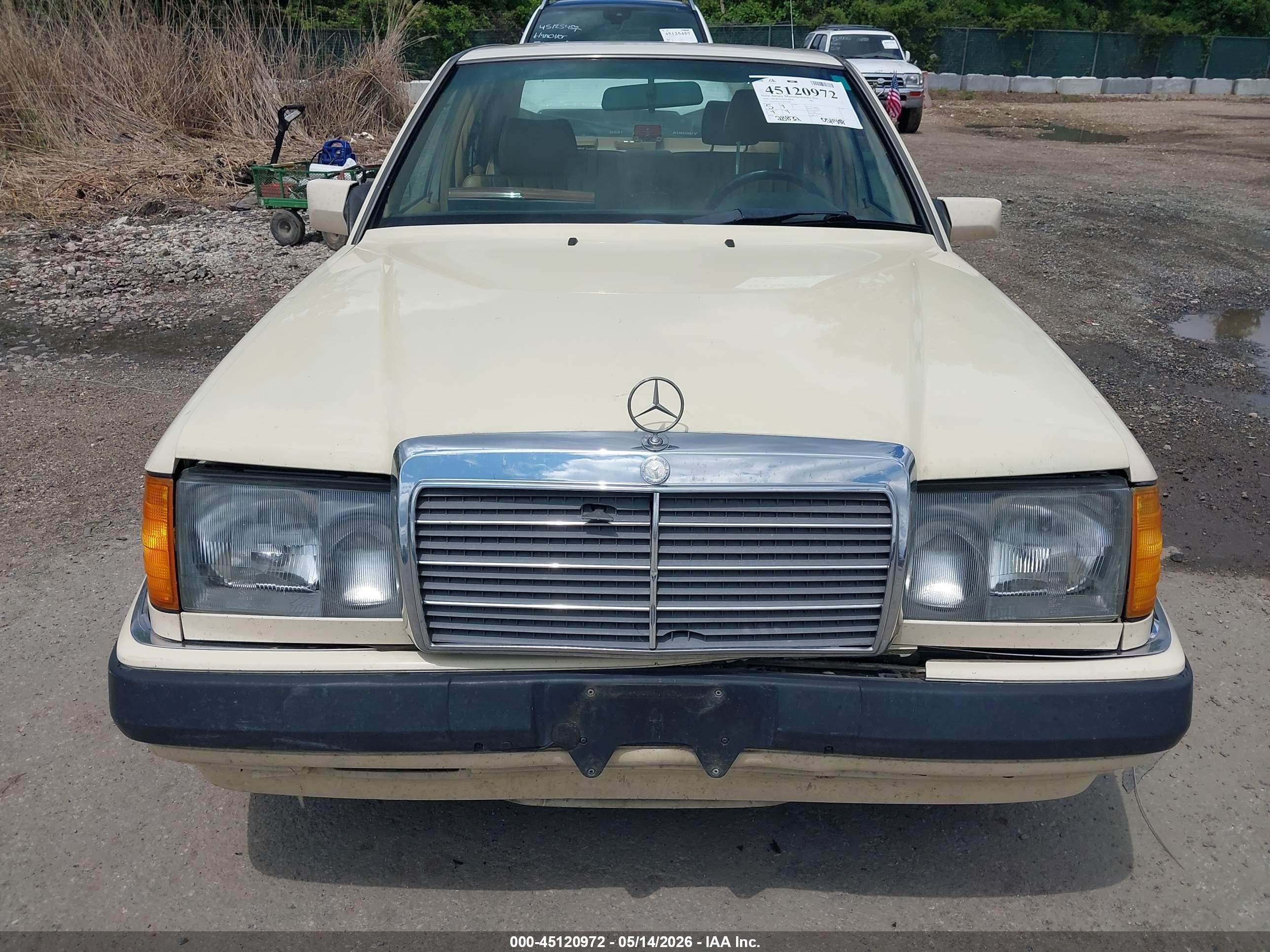 1992 Mercedes-benz 300 D Beige vin: WDBEB28E3NB559600