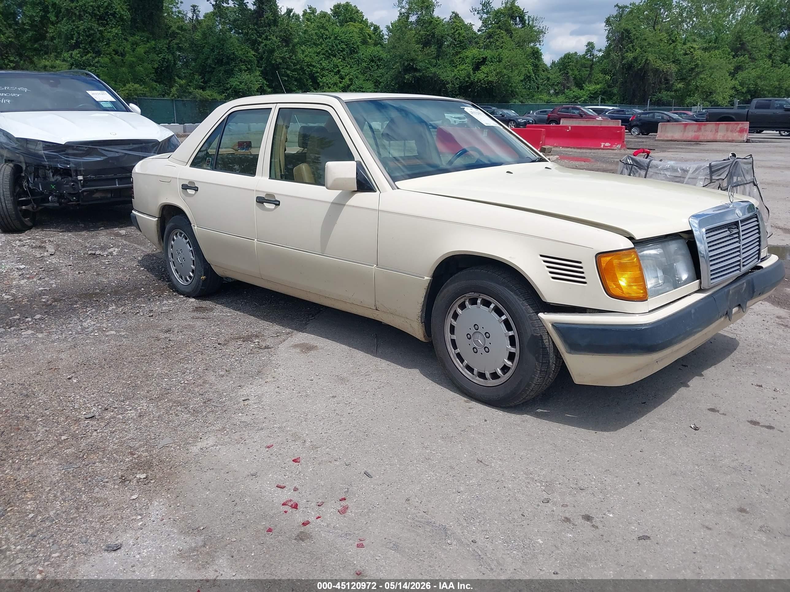1992 Mercedes-benz 300 D Beige vin: WDBEB28E3NB559600