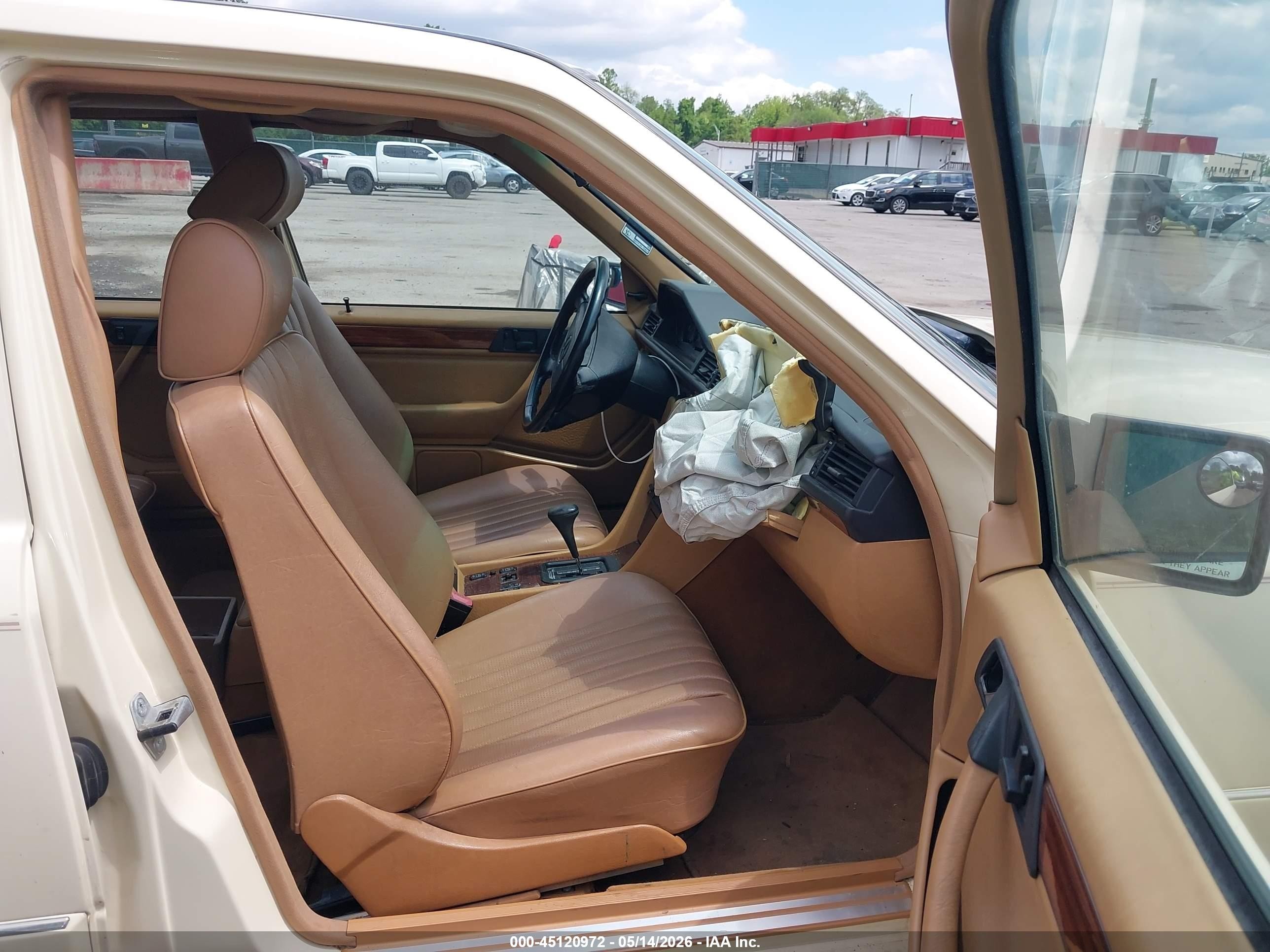 1992 Mercedes-benz 300 D Beige vin: WDBEB28E3NB559600
