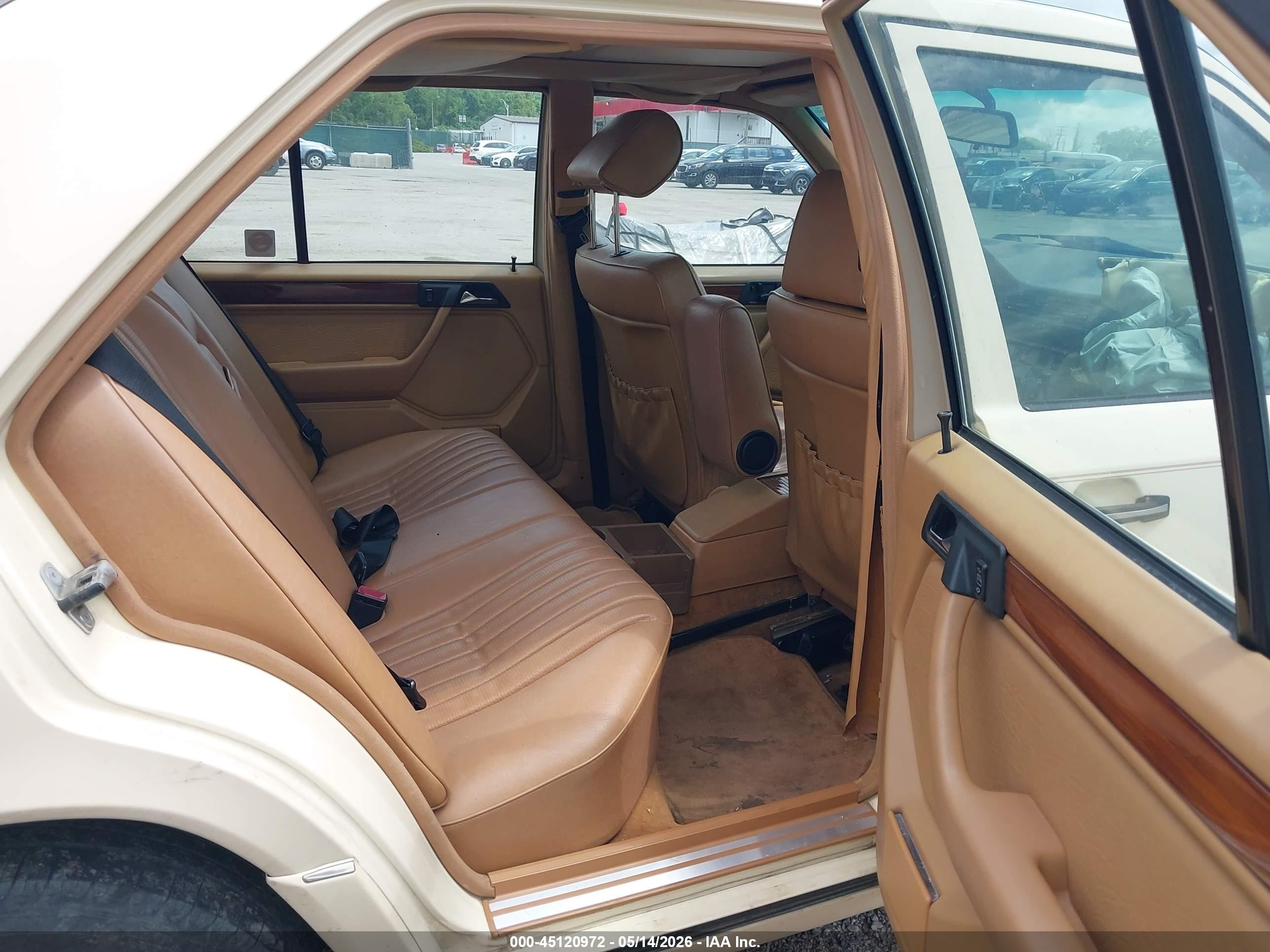 1992 Mercedes-benz 300 D Beige vin: WDBEB28E3NB559600