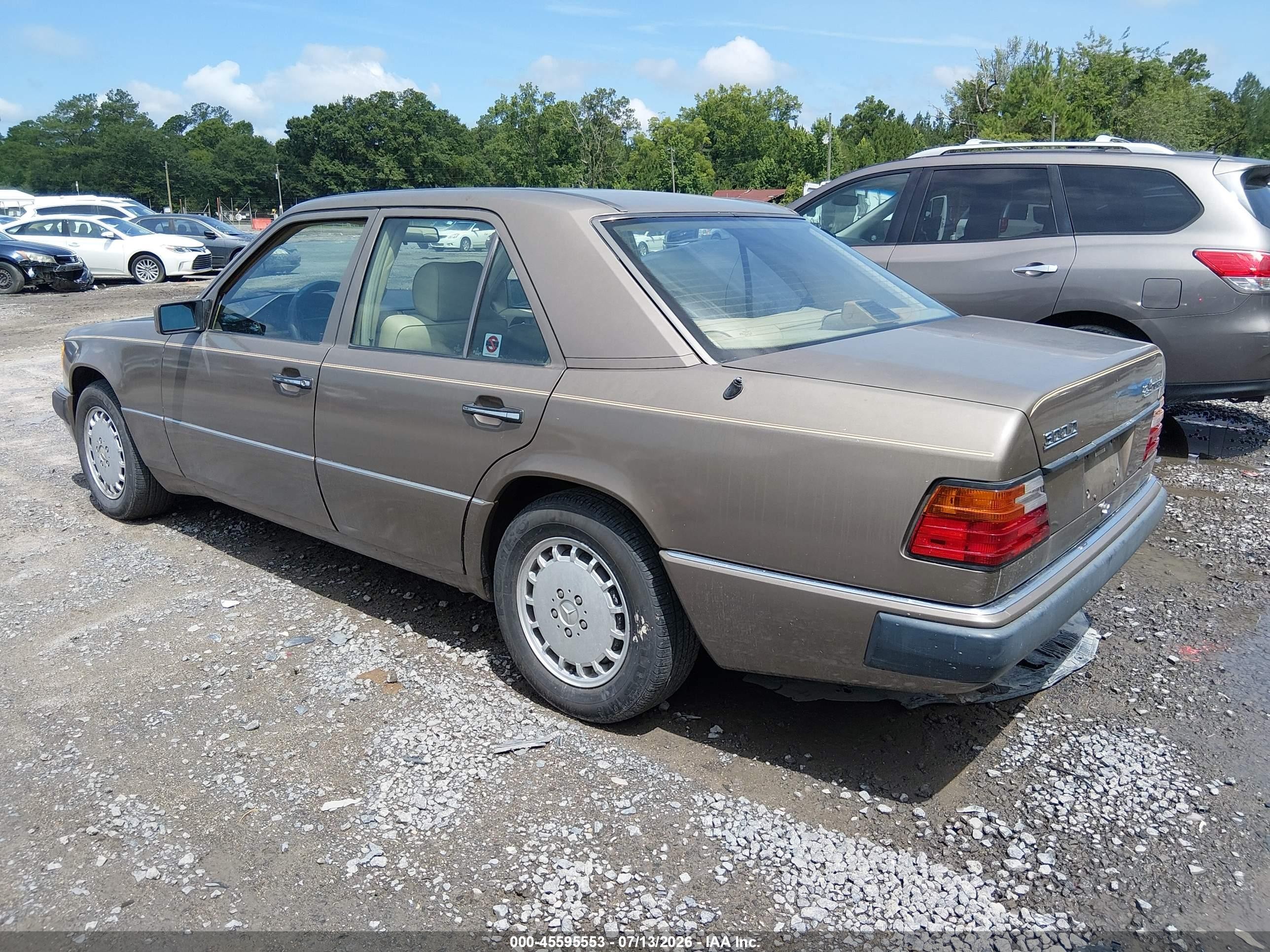 1992 Mercedes-benz 300 D Brown vin: WDBEB28E3NB638815