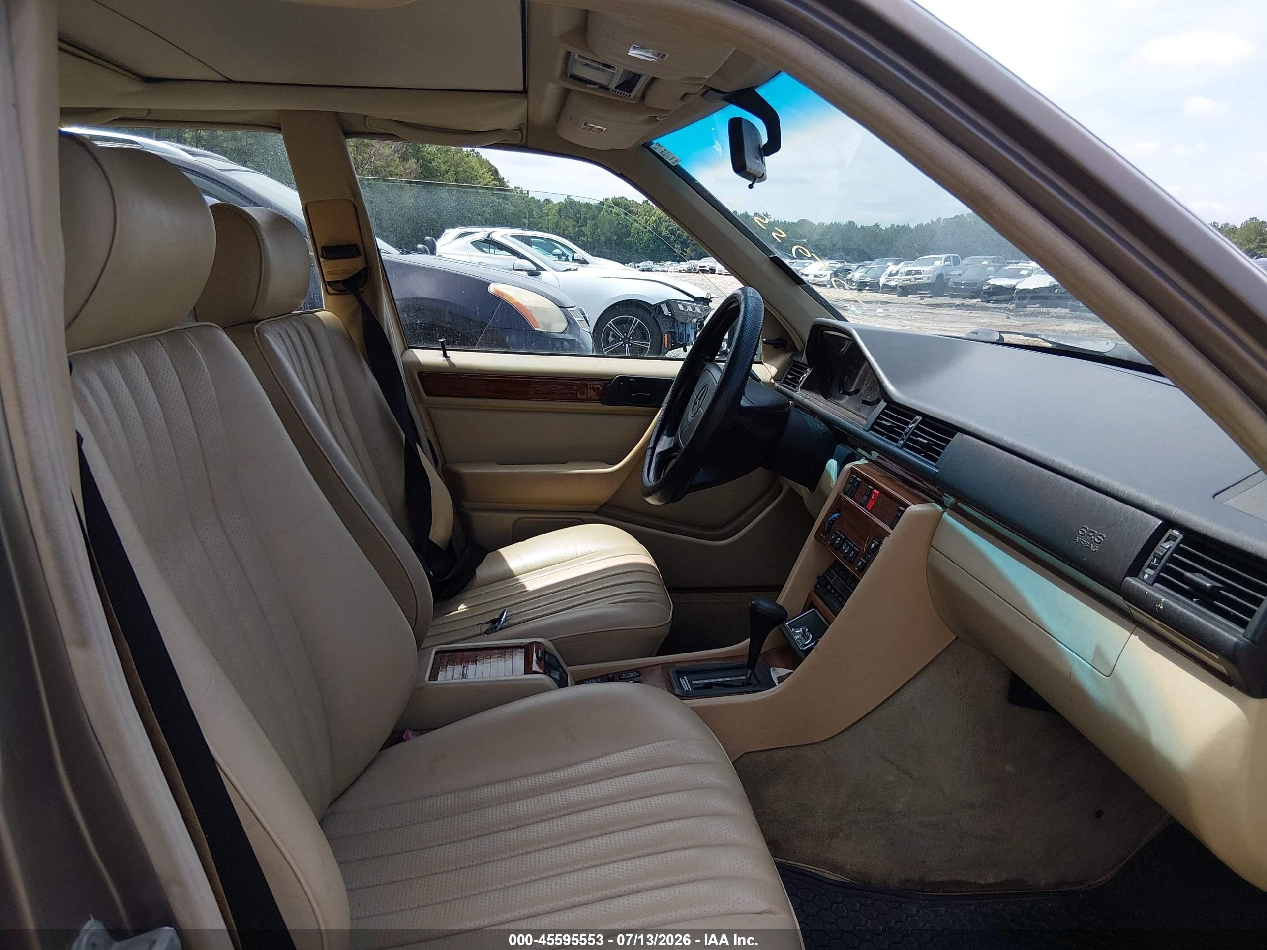 1992 Mercedes-benz 300 D Brown vin: WDBEB28E3NB638815