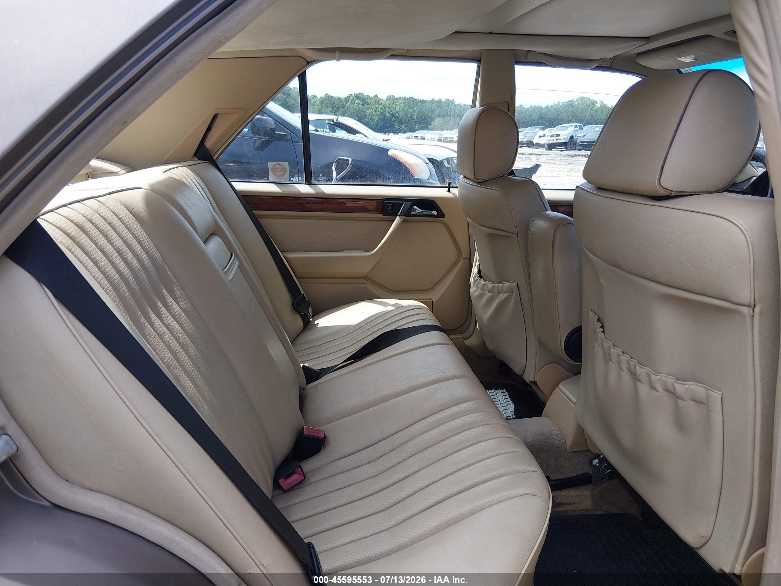 1992 Mercedes-benz 300 D Brown vin: WDBEB28E3NB638815