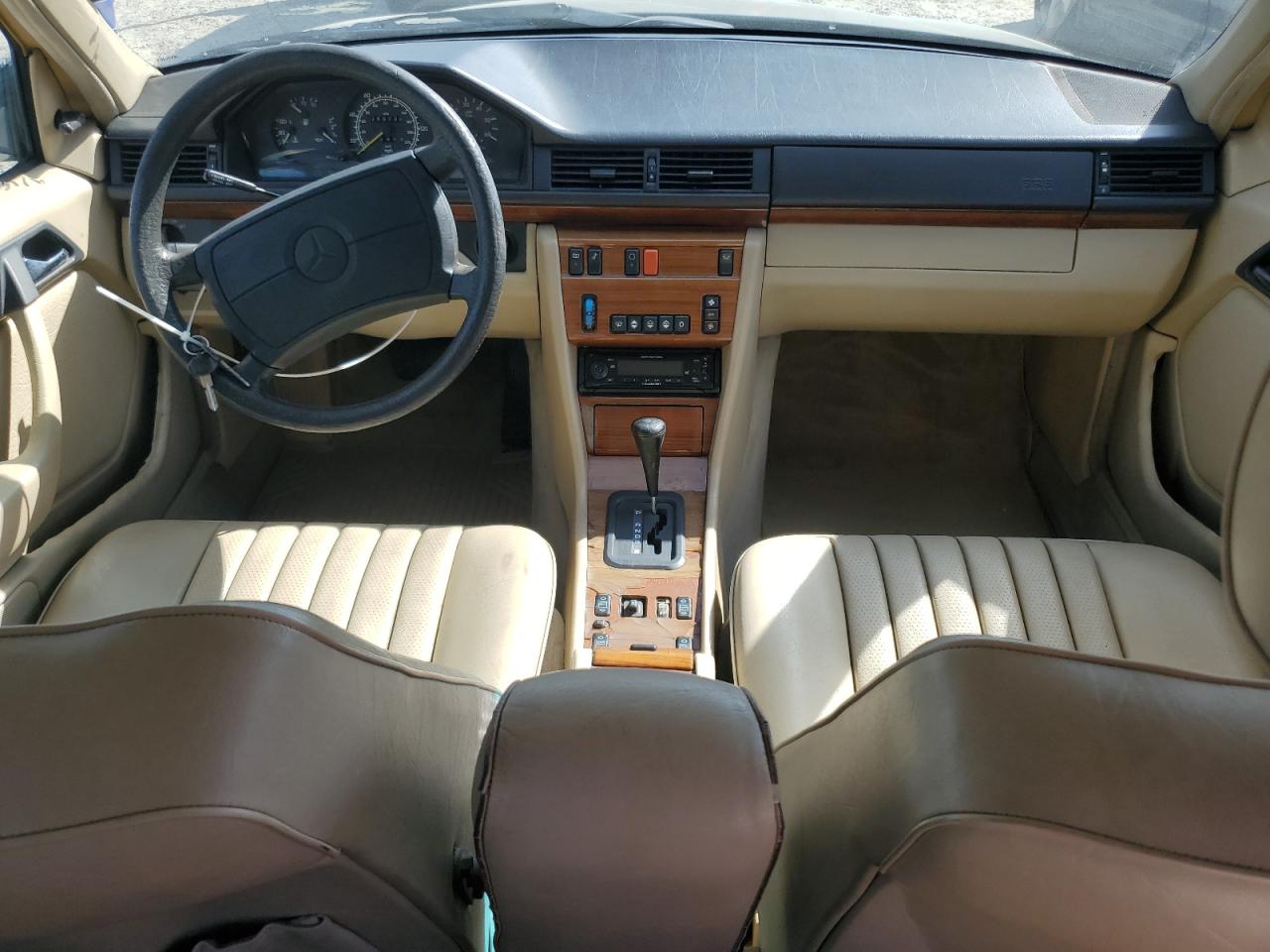 1992 Mercedes-benz 300 D Green vin: WDBEB28E4NB672987