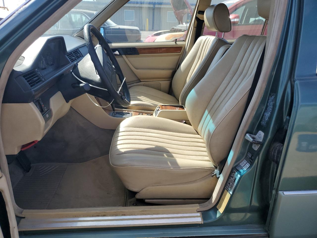 1992 Mercedes-benz 300 D Green vin: WDBEB28E4NB672987