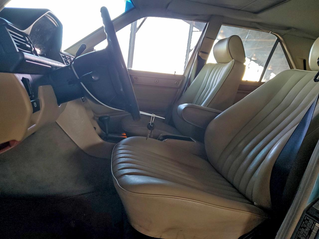 1992 Mercedes-benz 300 D Blue vin: WDBEB28E5NB615469