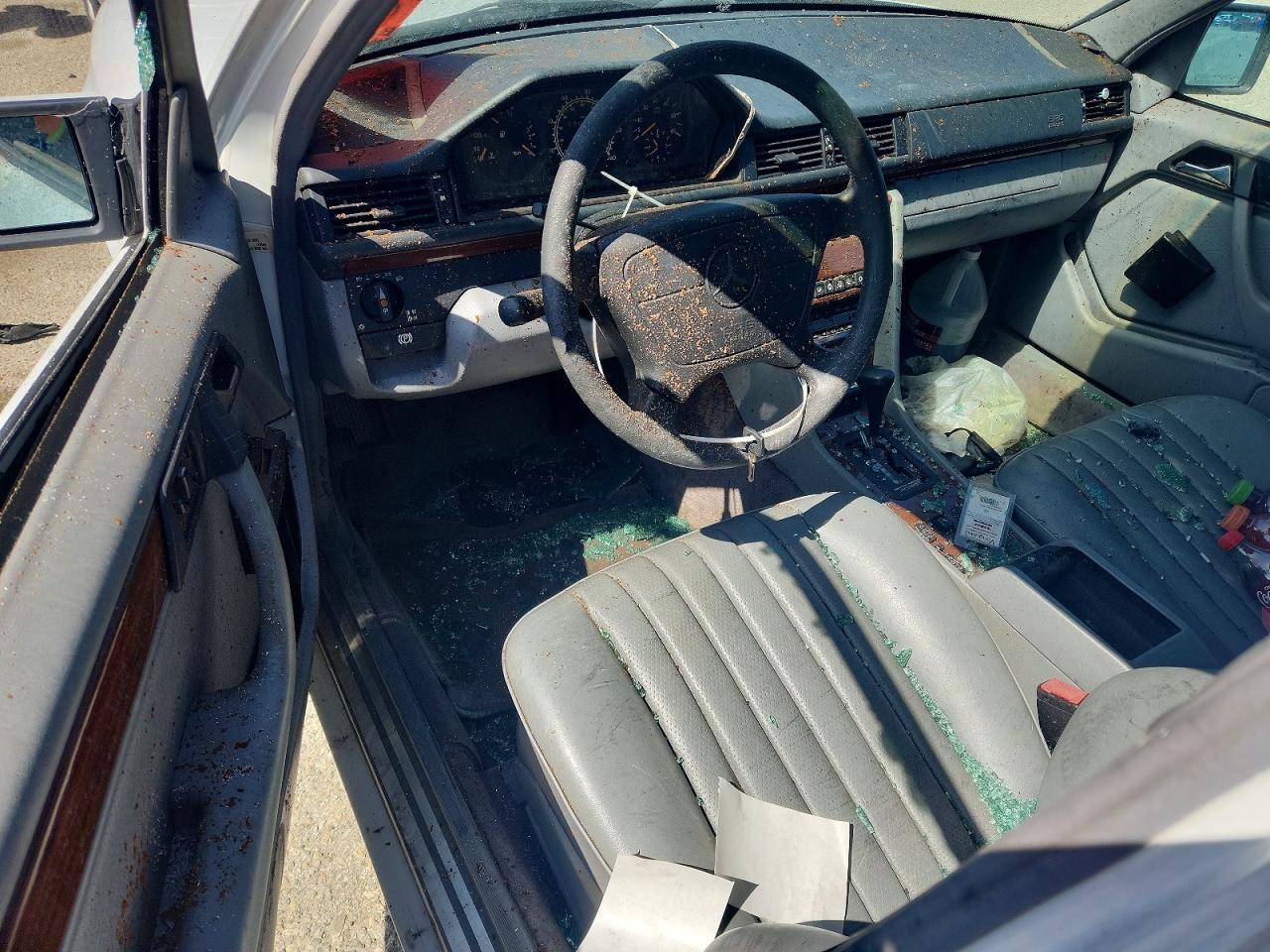 1993 Mercedes-benz 300 D White vin: WDBEB28E5PB981581
