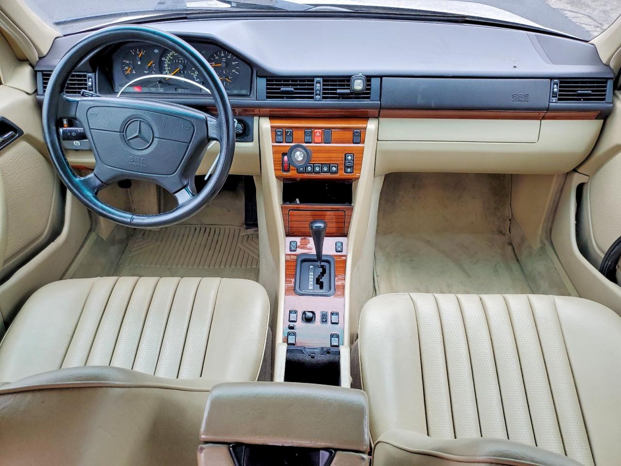 1993 Mercedes-benz 300 D Желто-коричневый vin: WDBEB28E9PB893598