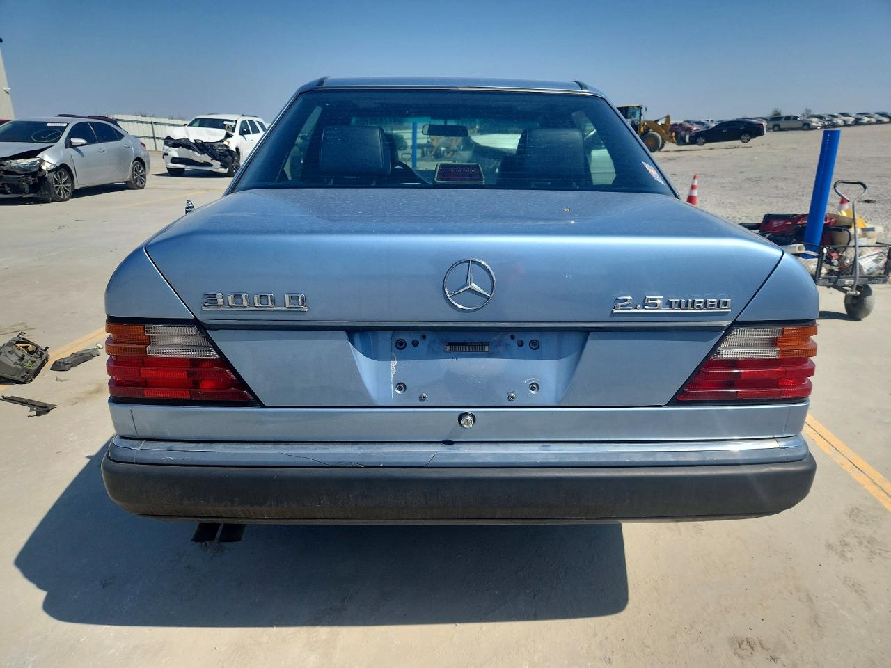 1993 Mercedes-benz 300 D Синий vin: WDBEB28EXPB840764